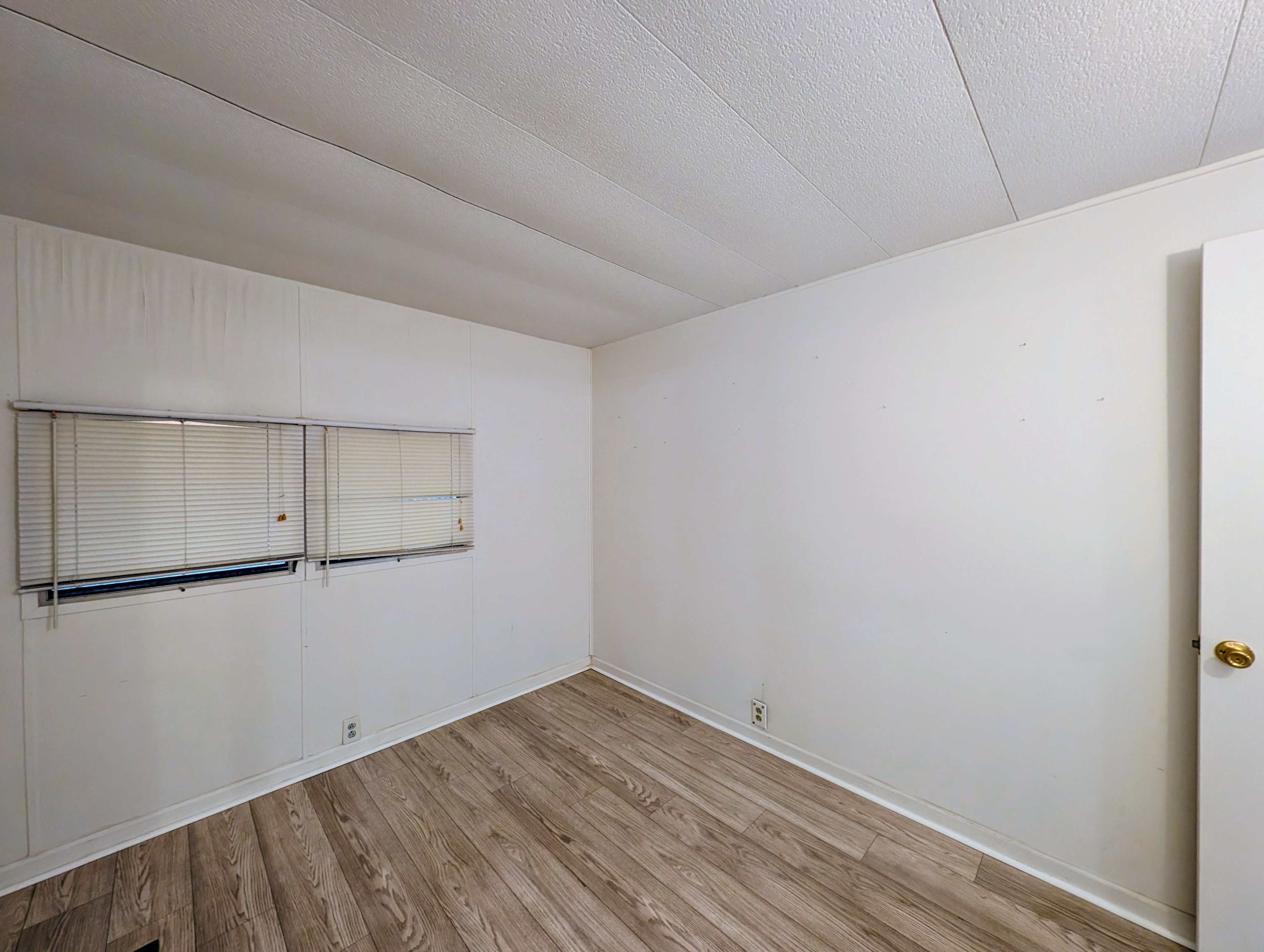 4112 Honolulu Dr, Ruskin, Florida 33570, 2 Bedrooms Bedrooms, ,2 BathroomsBathrooms,55-Plus Mobile Home,For Sale,Honolulu Dr,4854