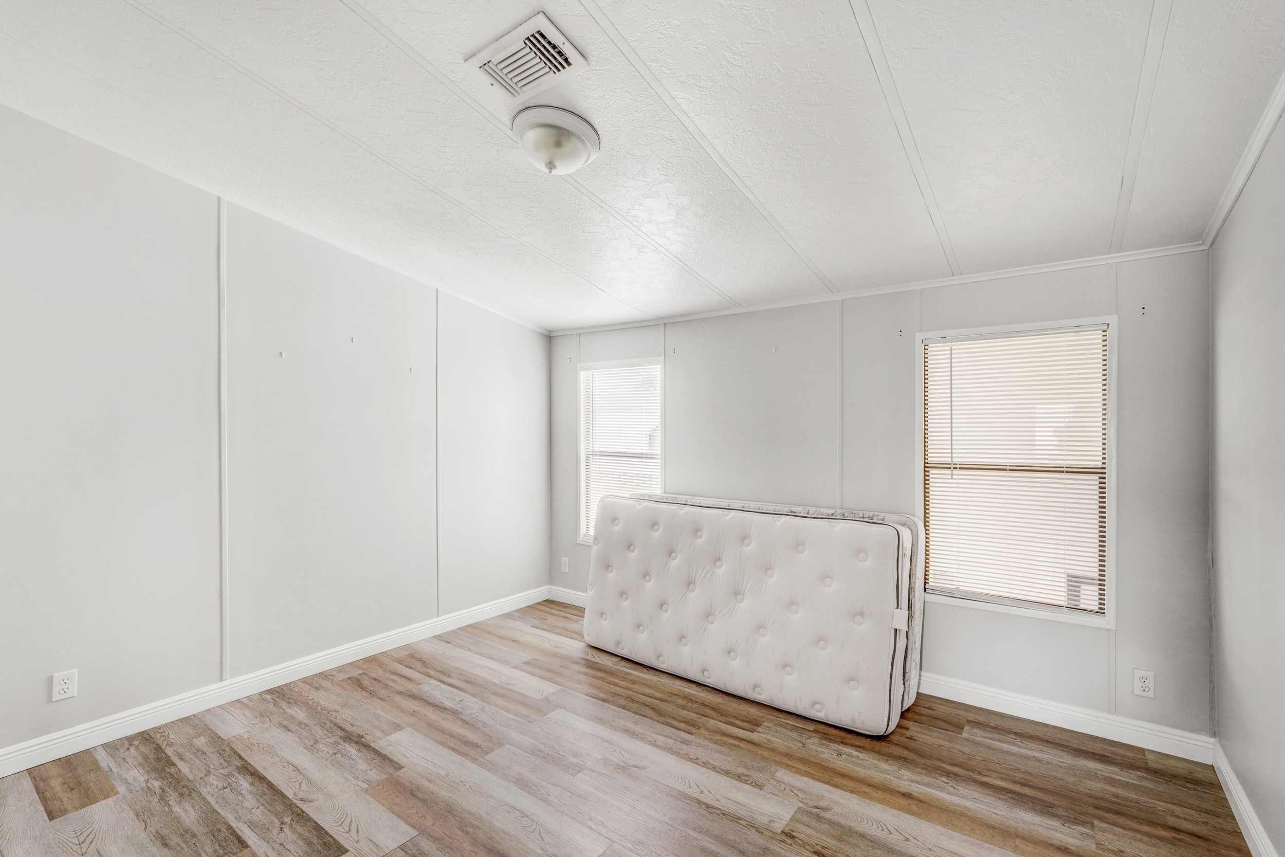 8203 Limetree Way, Ellenton, Florida 34222, 2 Bedrooms Bedrooms, ,2 BathroomsBathrooms,55-Plus Mobile Home,For Sale,Limetree Way,4860