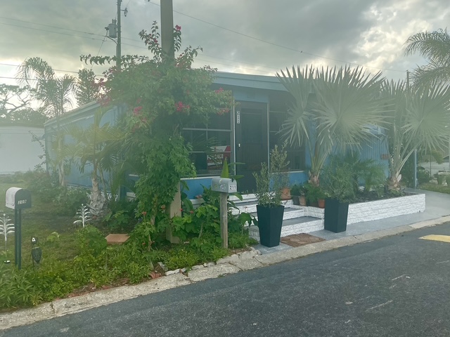 1280 Lakeview Rd, Lot 211, Clearwater, Florida 33756, 2 Bedrooms Bedrooms, ,2 BathroomsBathrooms,55-Plus Mobile Home,For Sale,Lakeview Rd, Lot 211,4863