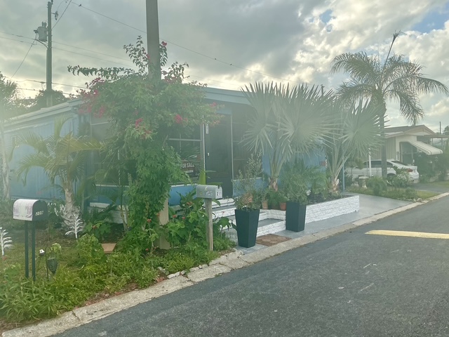 1280 Lakeview Rd, Lot 211, Clearwater, Florida 33756, 2 Bedrooms Bedrooms, ,2 BathroomsBathrooms,55-Plus Mobile Home,For Sale,Lakeview Rd, Lot 211,4863