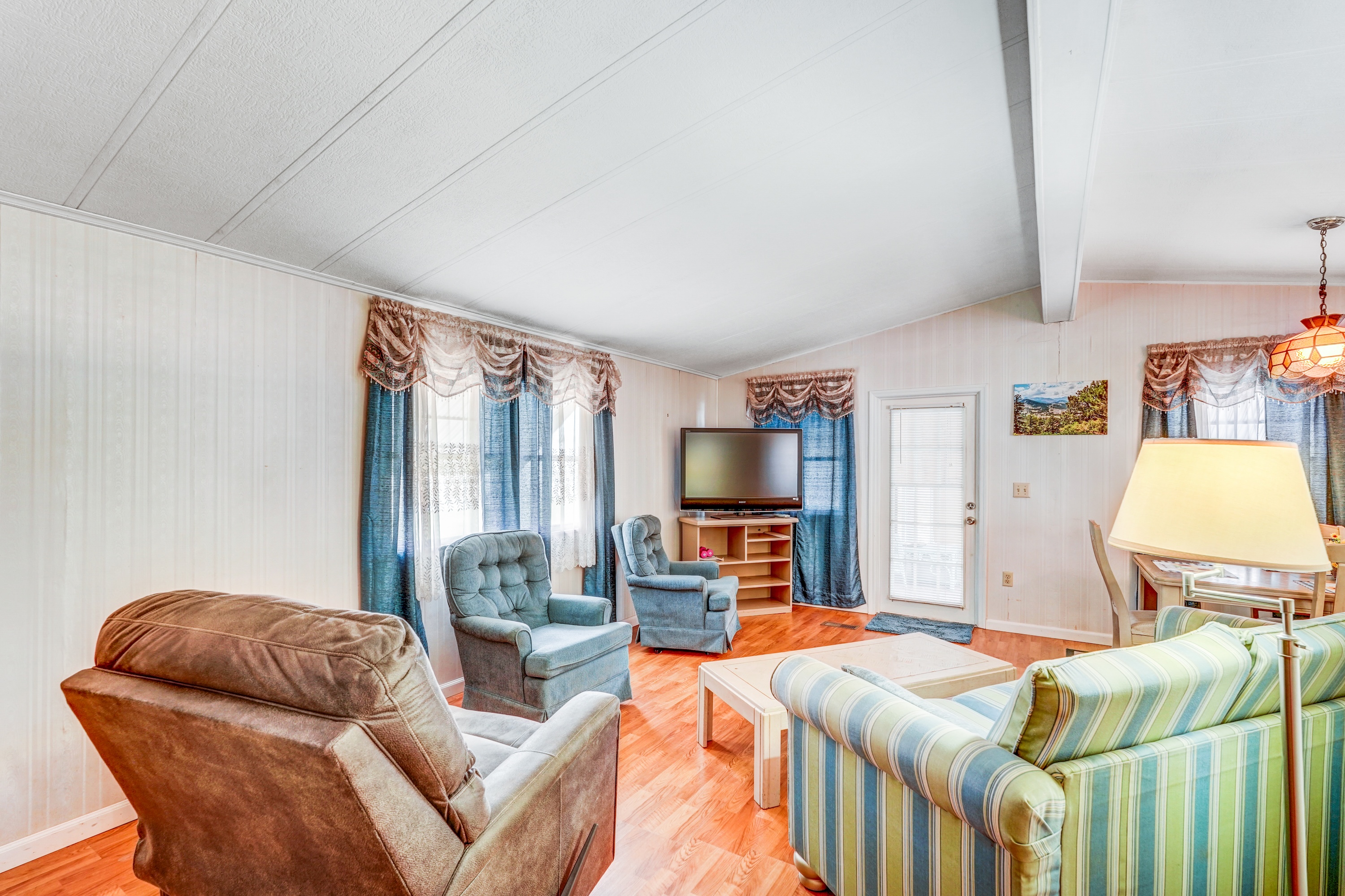508 44th Avenue E, Lot D39, Bradenton, Florida 34203, 2 Bedrooms Bedrooms, ,2 BathroomsBathrooms,55-Plus Mobile Home,For Sale,44th Avenue E, Lot D39,4867
