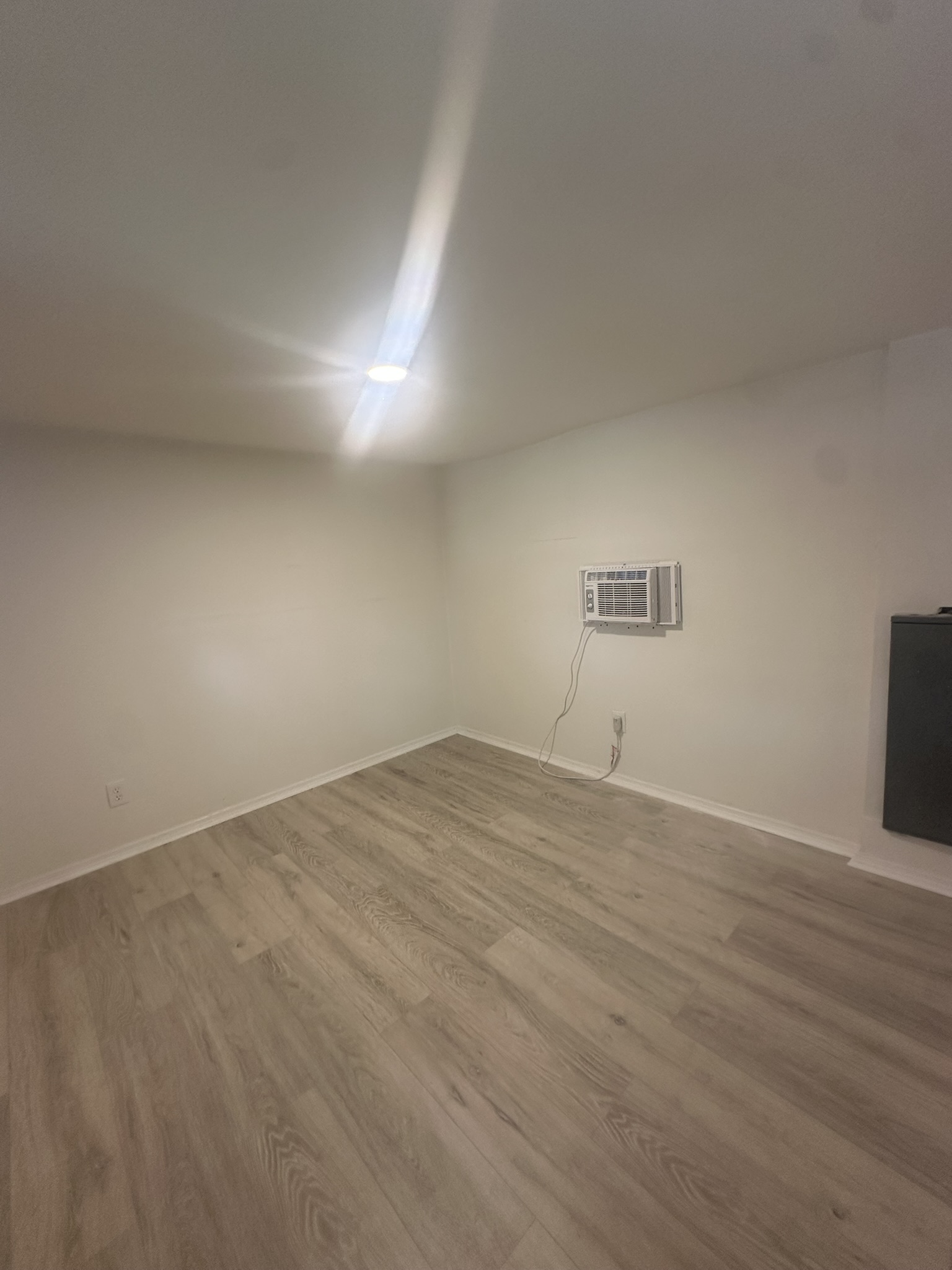 12344 Seminole Blvd, Lot 32, Largo, Florida 33778, 1 Bedroom Bedrooms, ,1 BathroomBathrooms,All - Age Mobile Home,For Sale,Seminole Blvd, Lot 32,4873