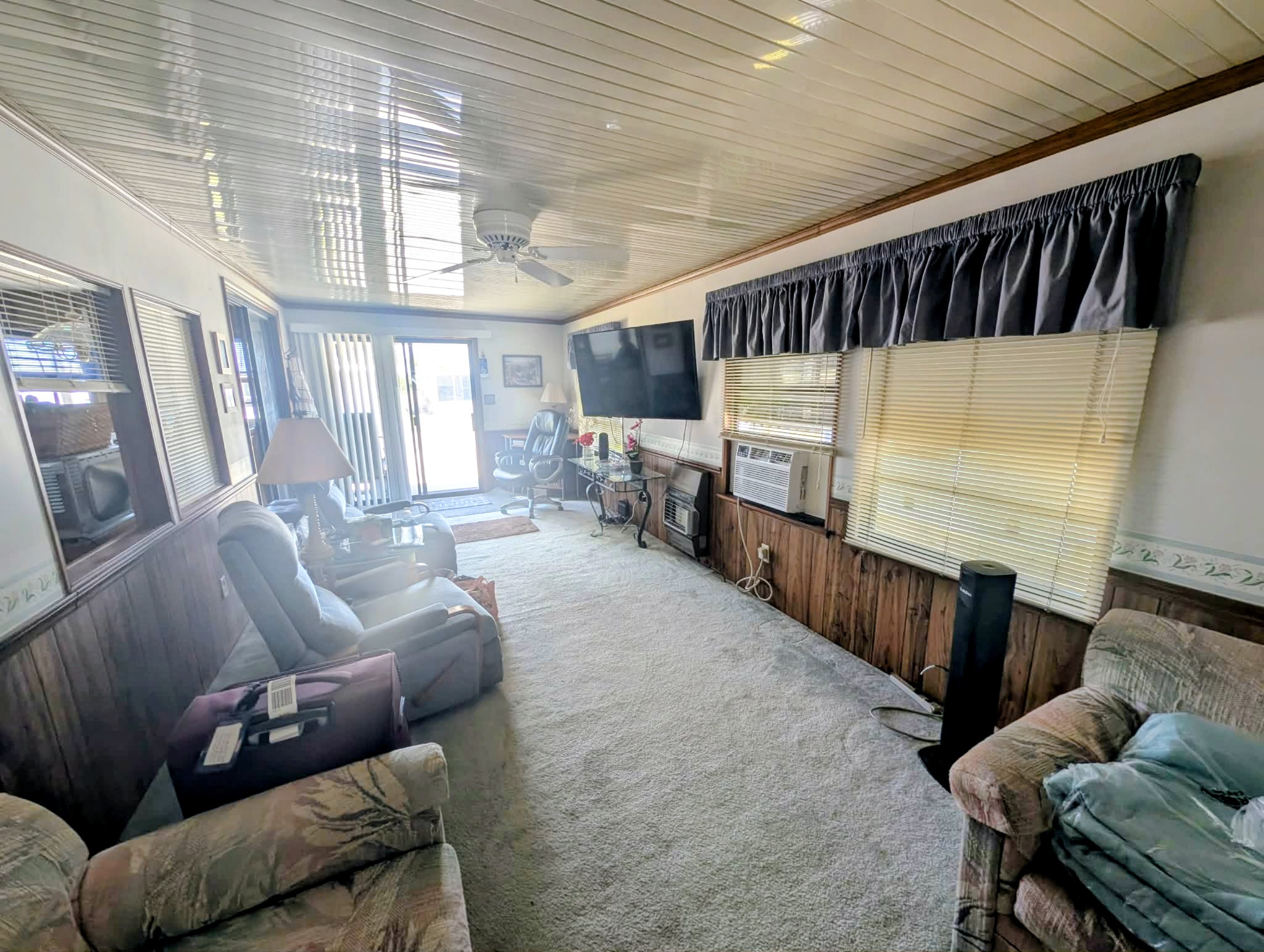 4049 Honolulu Dr, Ruskin, Florida 33570, 1 Bedroom Bedrooms, ,1.5 BathroomsBathrooms,55-Plus Mobile Home,For Sale,Honolulu Dr,4880
