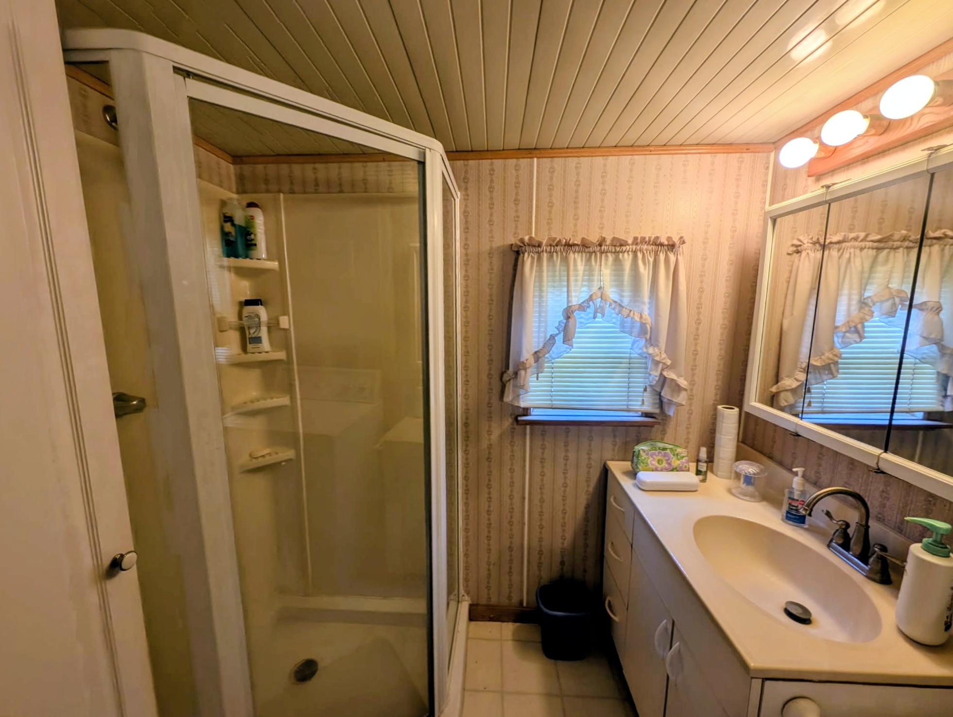 4049 Honolulu Dr, Ruskin, Florida 33570, 1 Bedroom Bedrooms, ,1.5 BathroomsBathrooms,55-Plus Mobile Home,For Sale,Honolulu Dr,4880