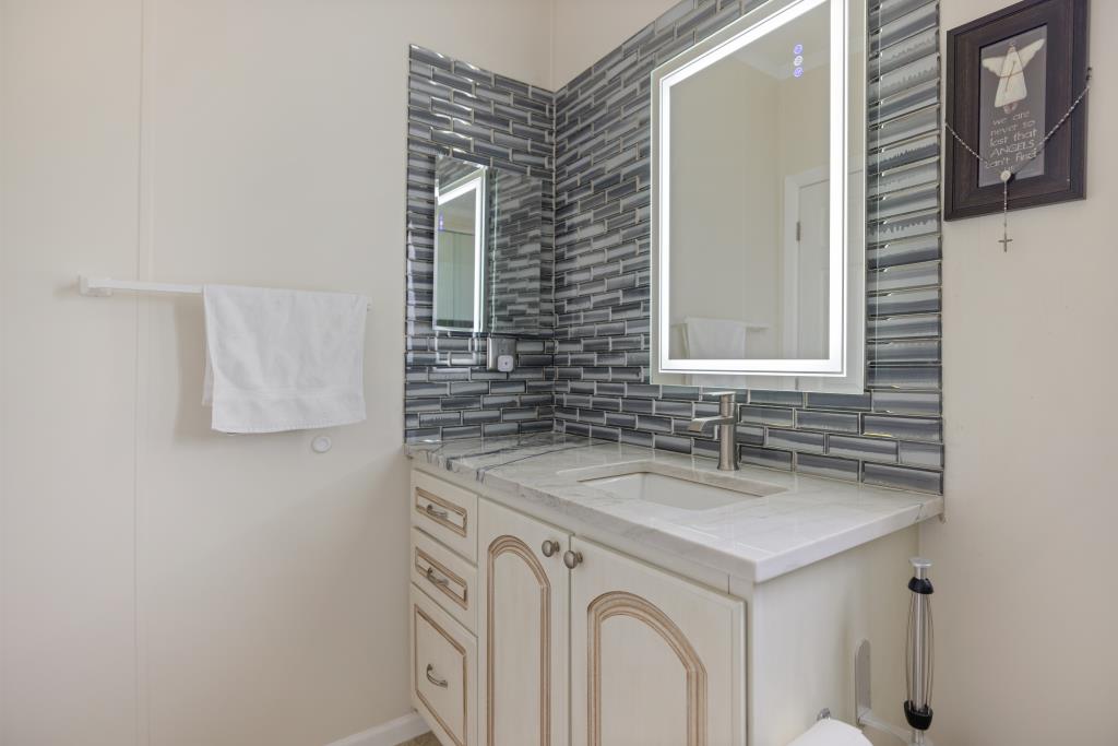 3516 Edam St, Sarasota, Florida 34234, 3 Bedrooms Bedrooms, ,2 BathroomsBathrooms,55-Plus Mobile Home,For Sale,Edam St,4887