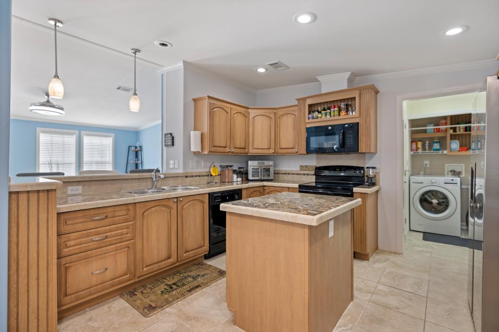 3516 Edam St, Sarasota, Florida 34234, 3 Bedrooms Bedrooms, ,2 BathroomsBathrooms,55-Plus Mobile Home,For Sale,Edam St,4887