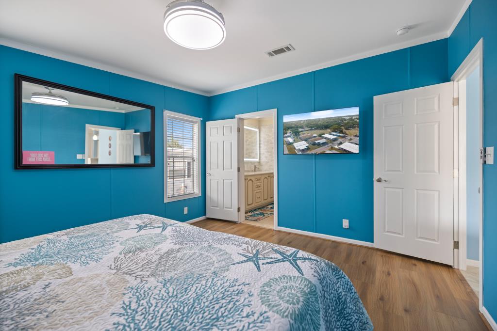 3516 Edam St, Sarasota, Florida 34234, 3 Bedrooms Bedrooms, ,2 BathroomsBathrooms,55-Plus Mobile Home,For Sale,Edam St,4887