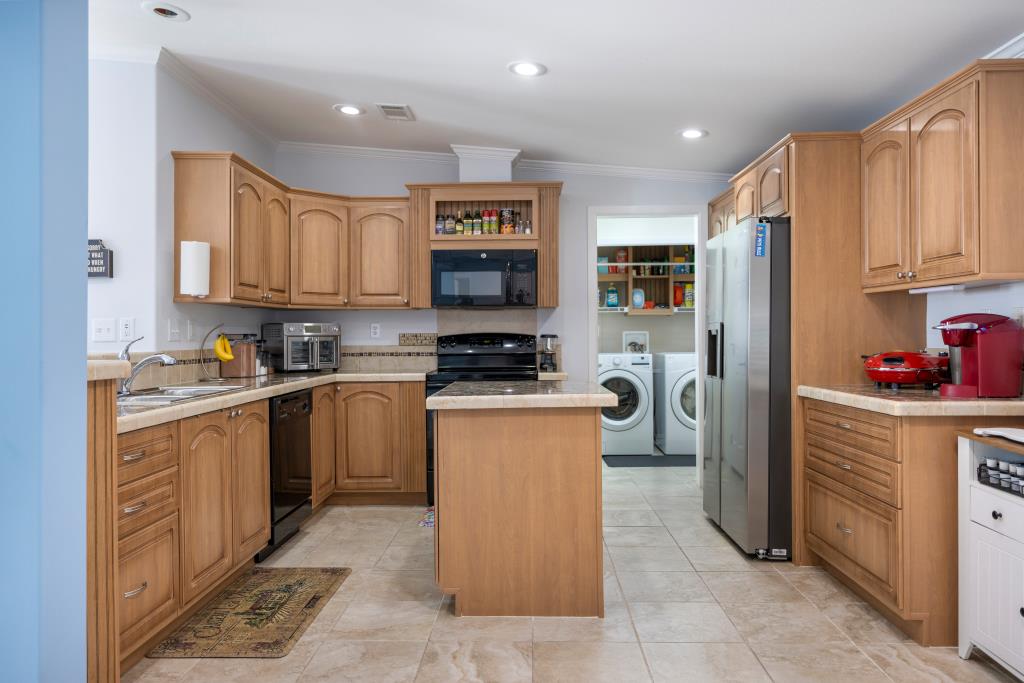 3516 Edam St, Sarasota, Florida 34234, 3 Bedrooms Bedrooms, ,2 BathroomsBathrooms,55-Plus Mobile Home,For Sale,Edam St,4887
