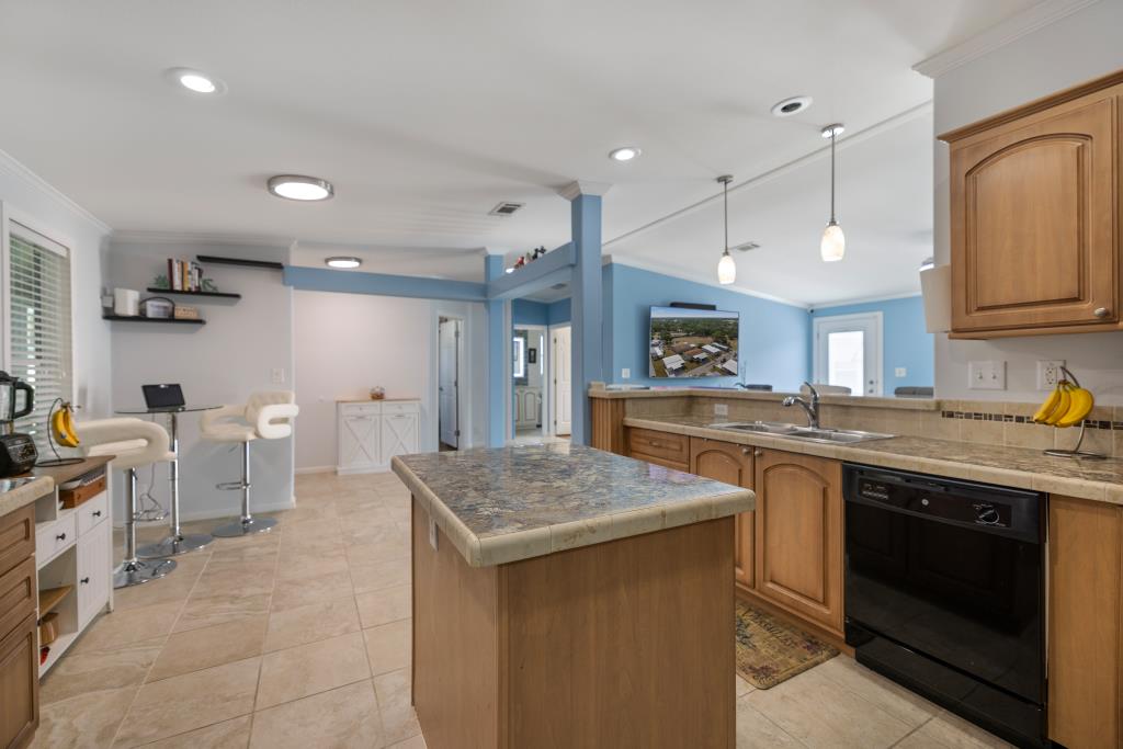 3516 Edam St, Sarasota, Florida 34234, 3 Bedrooms Bedrooms, ,2 BathroomsBathrooms,55-Plus Mobile Home,For Sale,Edam St,4887