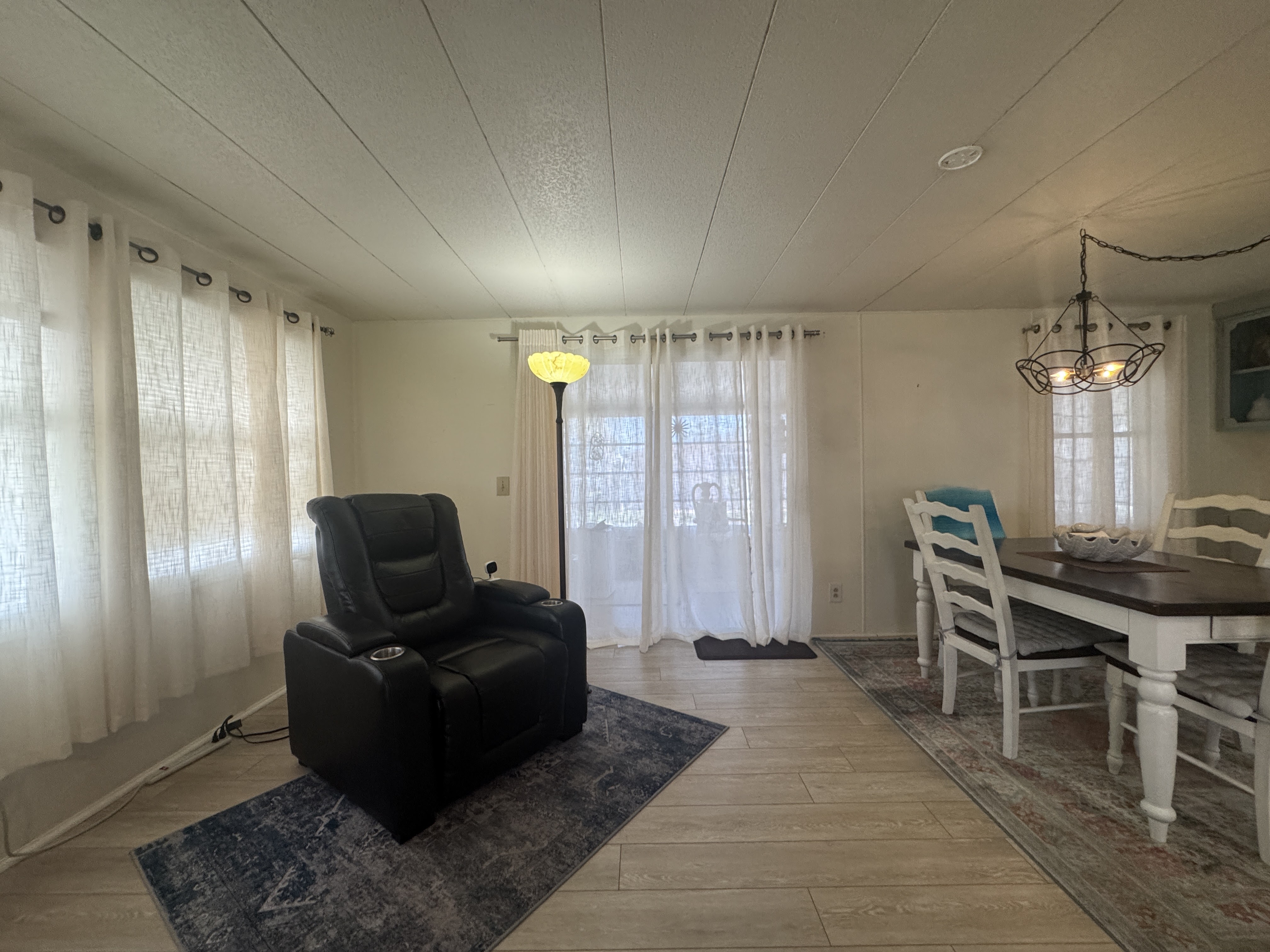 3906 Voorne St, Sarasota, Florida 34234, 2 Bedrooms Bedrooms, ,2 BathroomsBathrooms,55-Plus Mobile Home,For Sale,Voorne St,4888