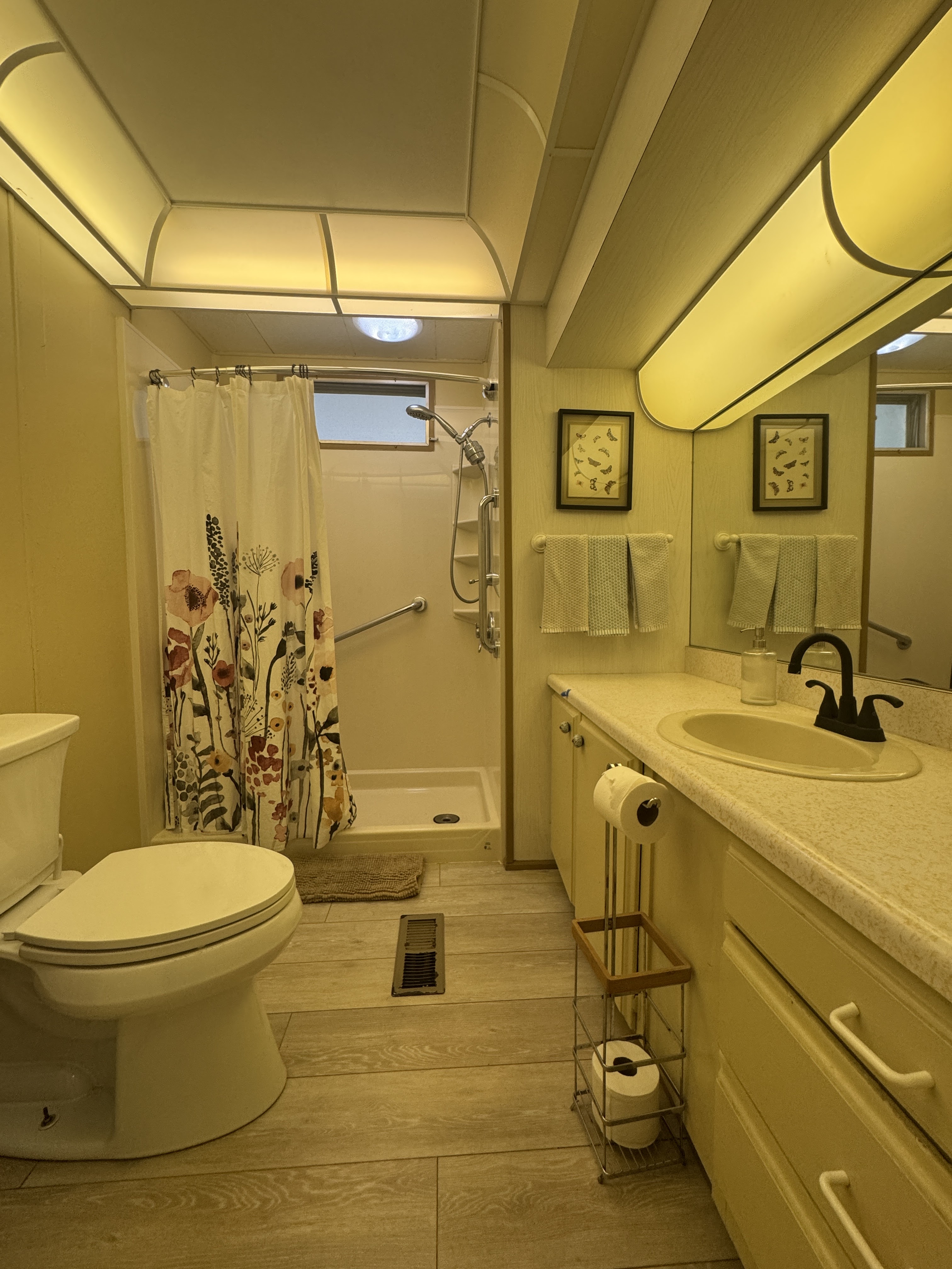 3906 Voorne St, Sarasota, Florida 34234, 2 Bedrooms Bedrooms, ,2 BathroomsBathrooms,55-Plus Mobile Home,For Sale,Voorne St,4888