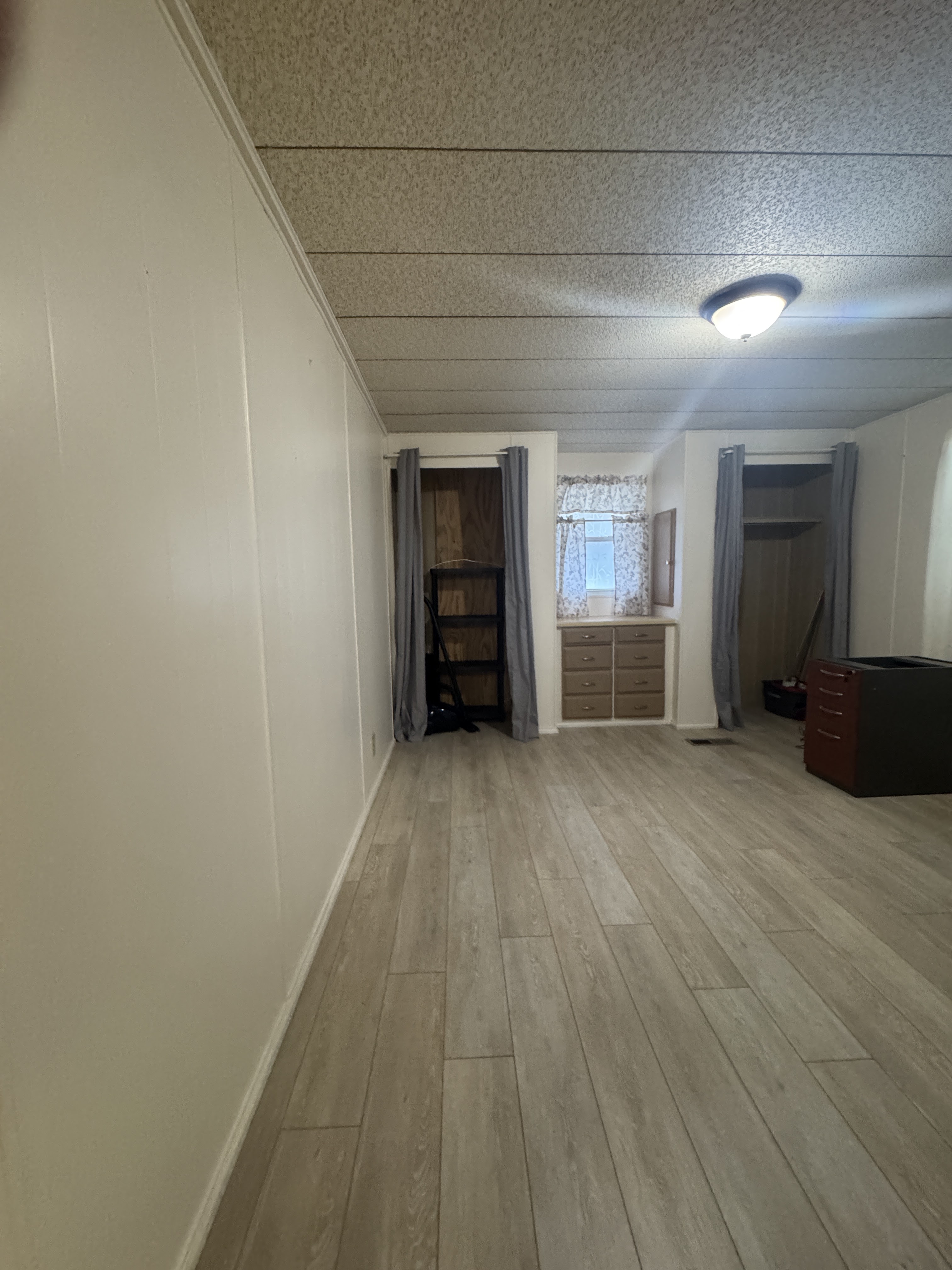 3906 Voorne St, Sarasota, Florida 34234, 2 Bedrooms Bedrooms, ,2 BathroomsBathrooms,55-Plus Mobile Home,For Sale,Voorne St,4888