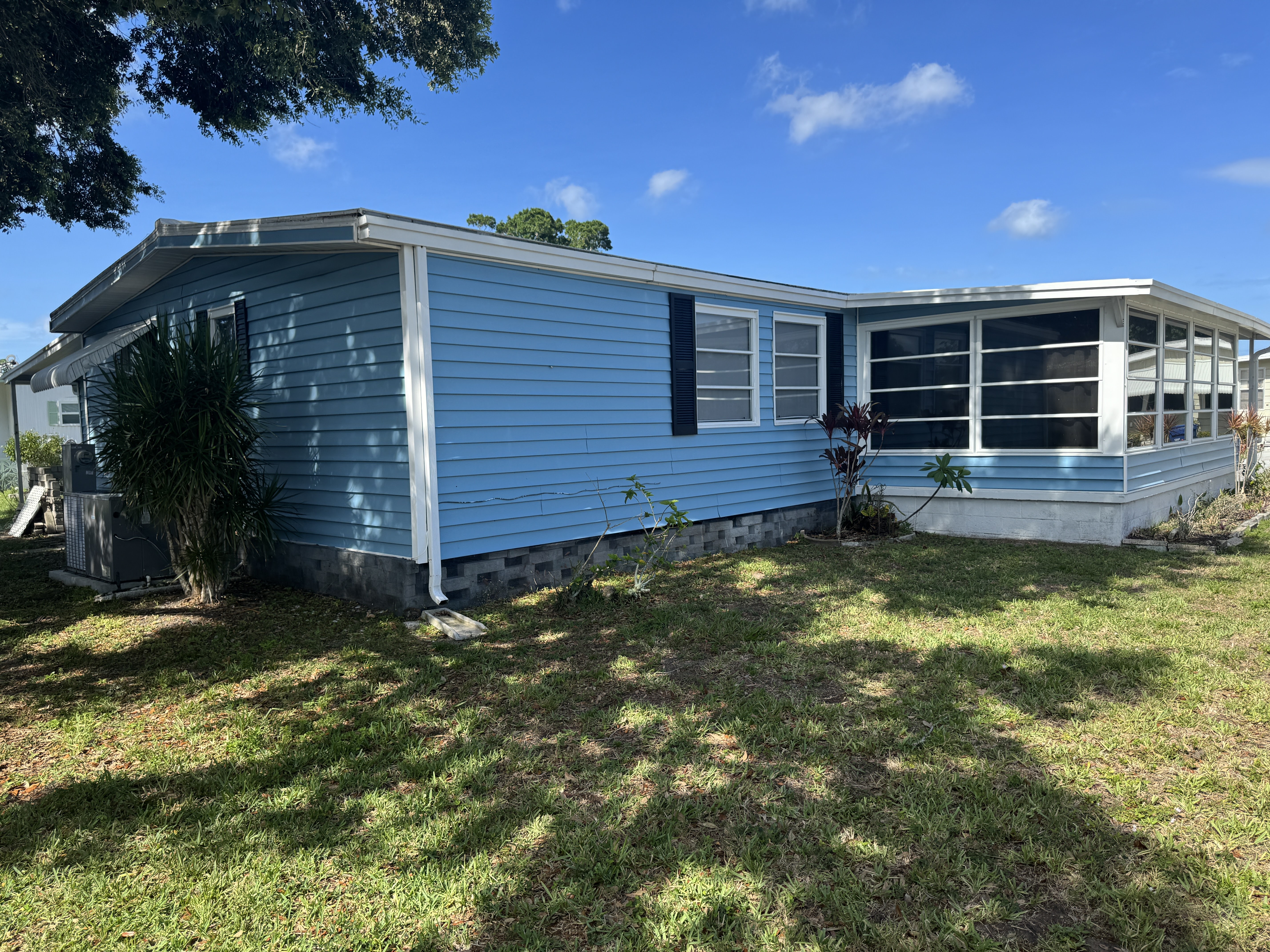 3906 Voorne St, Sarasota, Florida 34234, 2 Bedrooms Bedrooms, ,2 BathroomsBathrooms,55-Plus Mobile Home,For Sale,Voorne St,4888