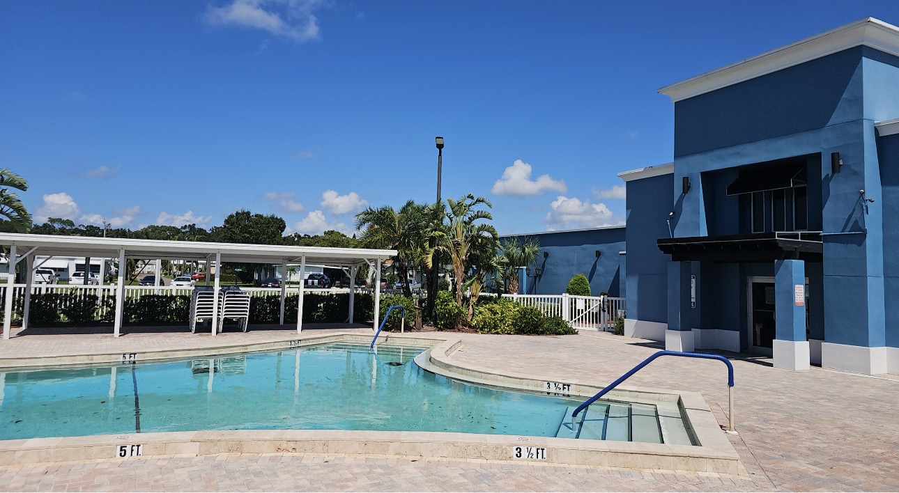 3906 Voorne St, Sarasota, Florida 34234, 2 Bedrooms Bedrooms, ,2 BathroomsBathrooms,55-Plus Mobile Home,For Sale,Voorne St,4888