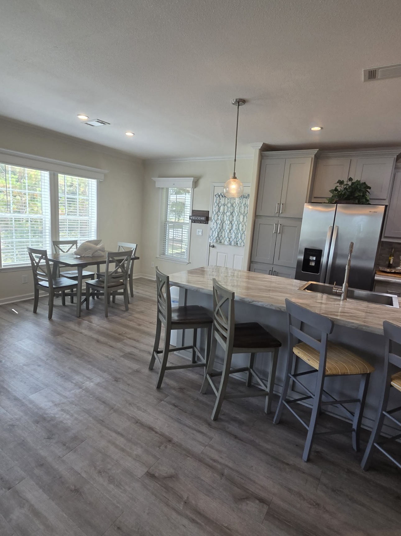 2072 Casita Dr, Sarasota, Florida 34234, 2 Bedrooms Bedrooms, ,2 BathroomsBathrooms,55-Plus Mobile Home,For Sale,Casita Dr,4889
