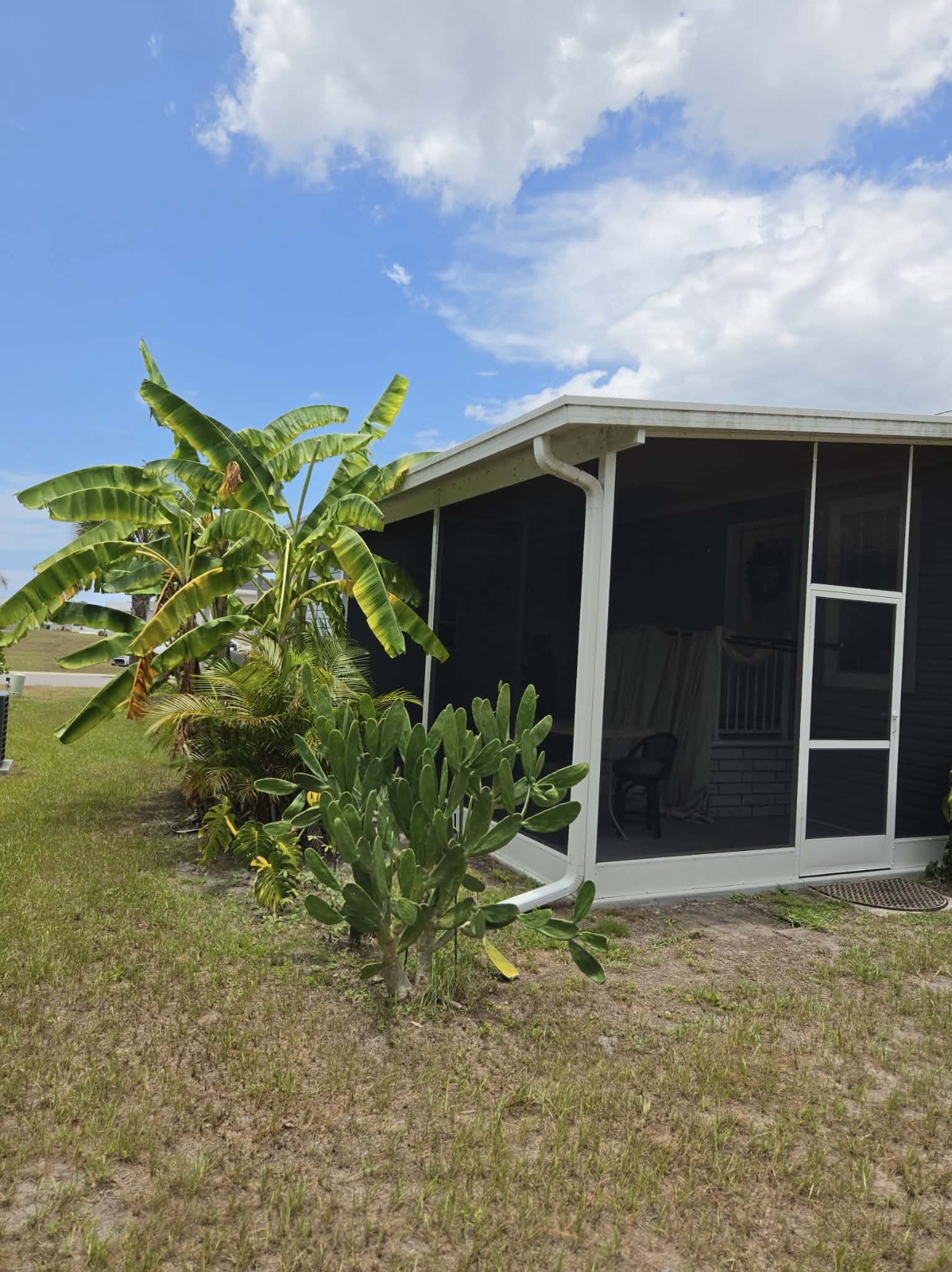 2072 Casita Dr, Sarasota, Florida 34234, 2 Bedrooms Bedrooms, ,2 BathroomsBathrooms,55-Plus Mobile Home,For Sale,Casita Dr,4889