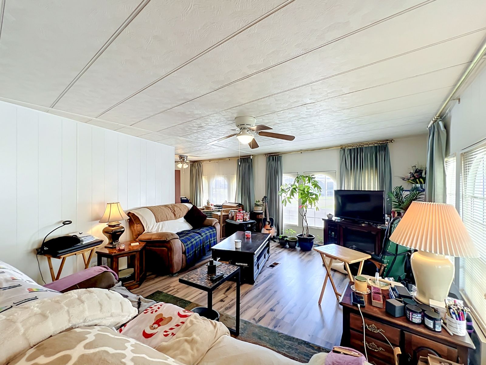 742 Dogwood Drive, Casselberry, Florida 32707, 3 Bedrooms Bedrooms, ,2 BathroomsBathrooms,55-Plus Mobile Home,For Sale,Dogwood Drive,4910