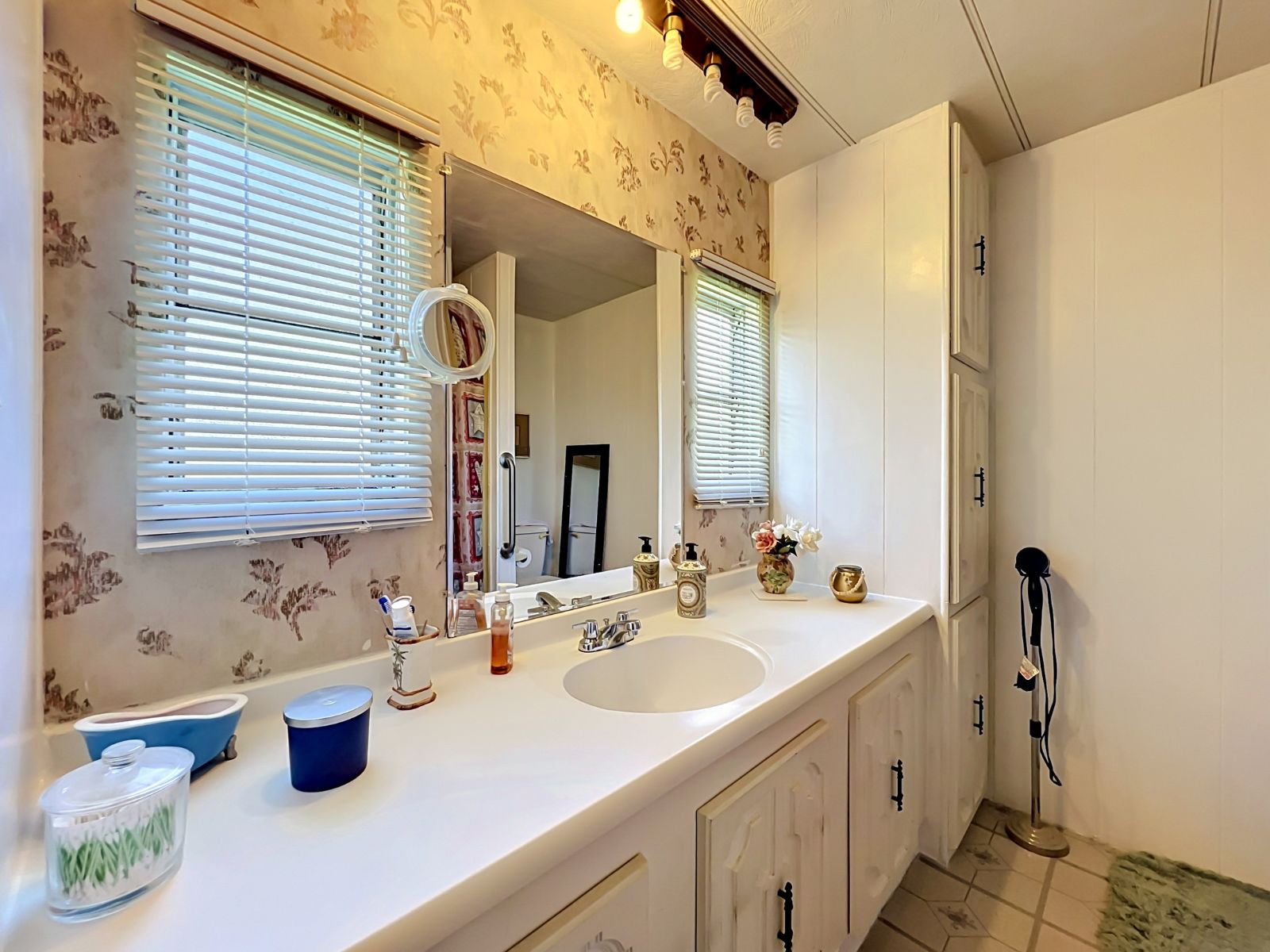 742 Dogwood Drive, Casselberry, Florida 32707, 3 Bedrooms Bedrooms, ,2 BathroomsBathrooms,55-Plus Mobile Home,For Sale,Dogwood Drive,4910