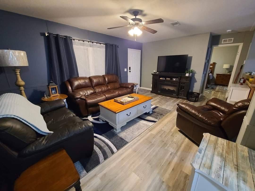 937 Antigua Ave W, Venice, Florida 34285, 3 Bedrooms Bedrooms, ,2 BathroomsBathrooms,55-Plus Mobile Home,For Sale,Antigua Ave W,4922