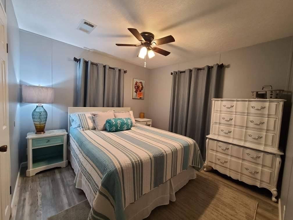 937 Antigua Ave W, Venice, Florida 34285, 3 Bedrooms Bedrooms, ,2 BathroomsBathrooms,55-Plus Mobile Home,For Sale,Antigua Ave W,4922