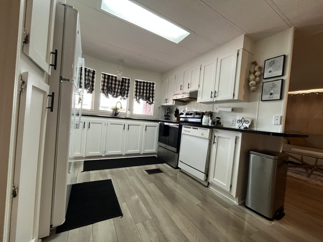 6700 150th Ave N, Lot 617, Clearwater, Florida 33764, 2 Bedrooms Bedrooms, ,2 BathroomsBathrooms,55-Plus Mobile Home,For Sale,150th Ave N, Lot 617,4925