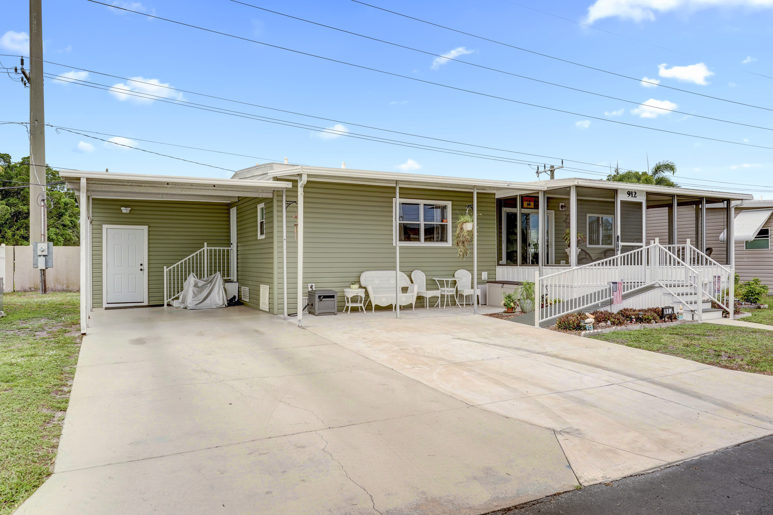 912 52nd Ave Ter W, Bradenton, Florida 34207, 2 Bedrooms Bedrooms, ,2 BathroomsBathrooms,55-Plus Mobile Home,For Sale,52nd Ave Ter W,4927