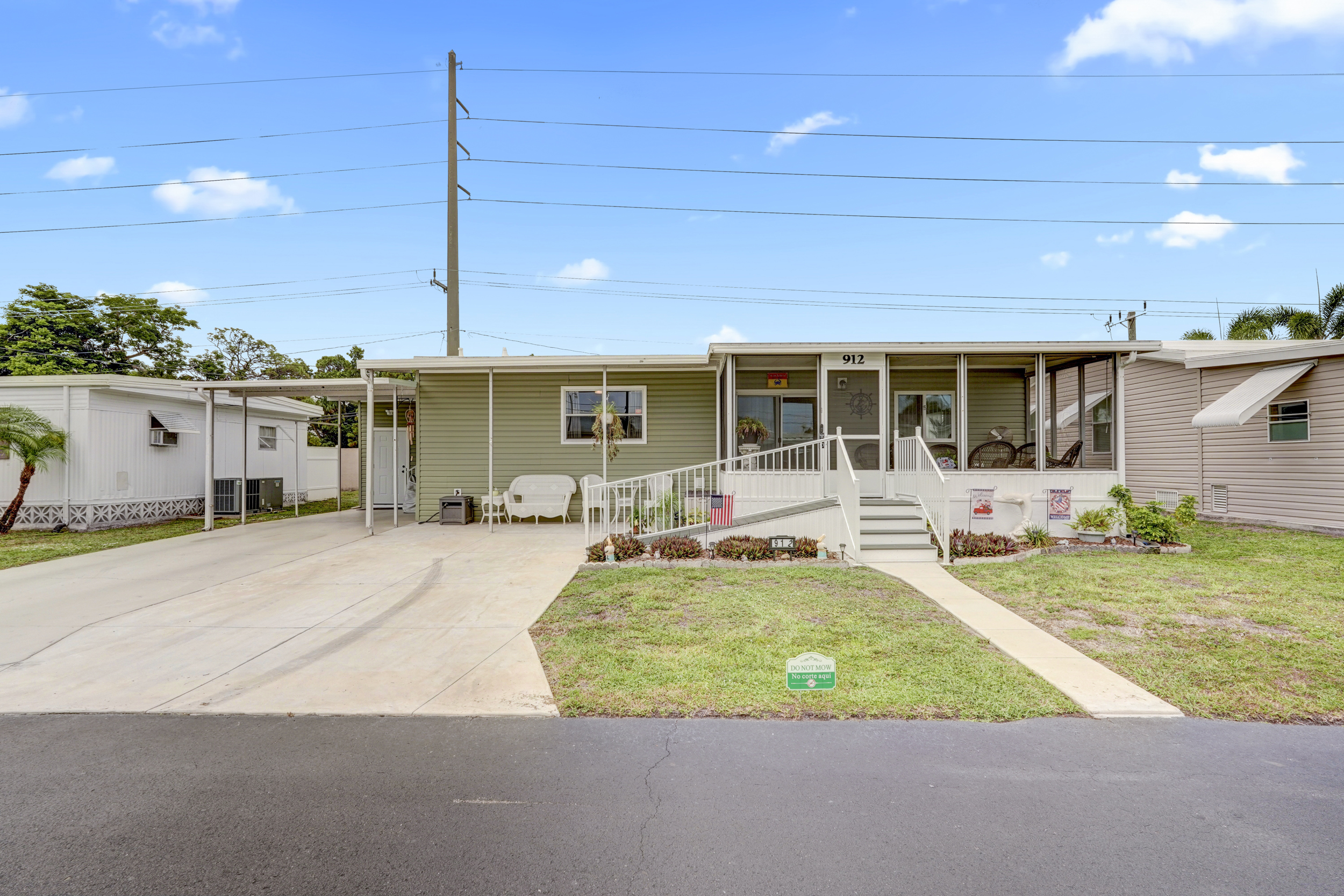 912 52nd Ave Ter W, Bradenton, Florida 34207, 2 Bedrooms Bedrooms, ,2 BathroomsBathrooms,55-Plus Mobile Home,For Sale,52nd Ave Ter W,4927
