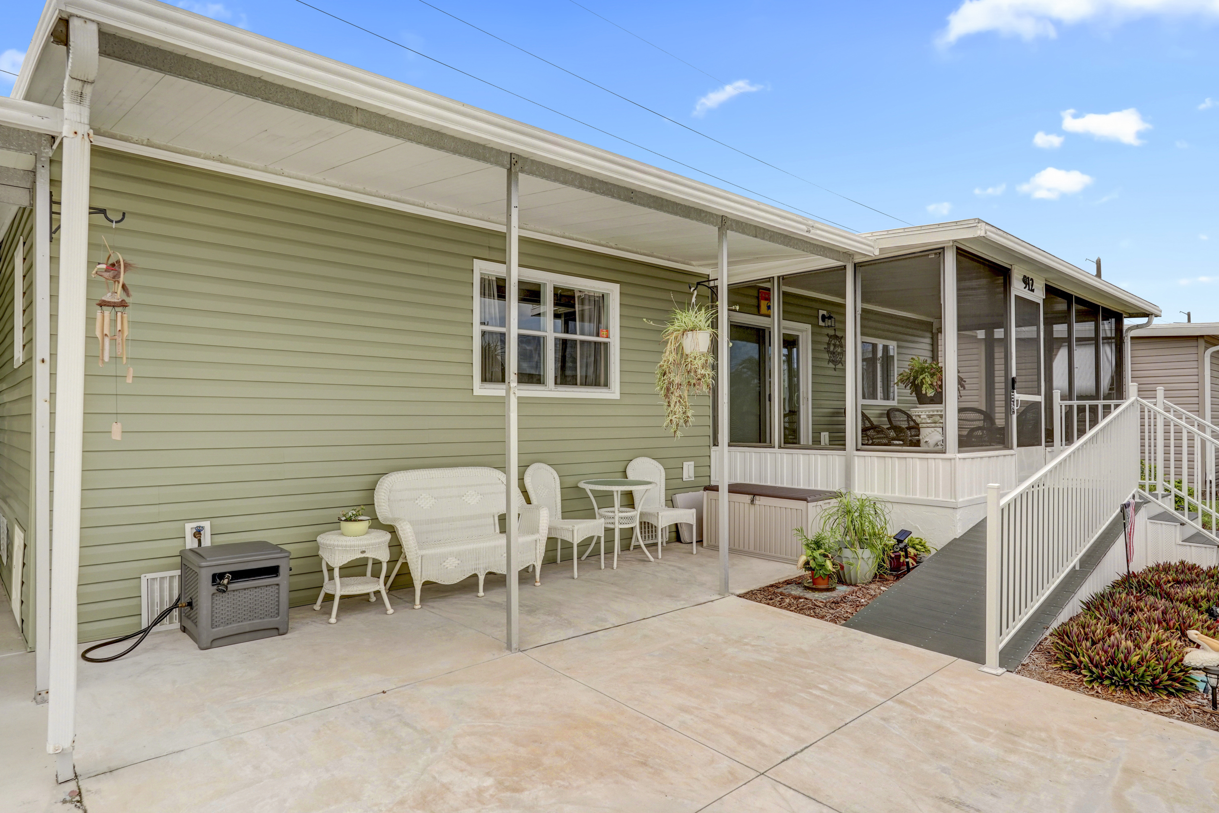 912 52nd Ave Ter W, Bradenton, Florida 34207, 2 Bedrooms Bedrooms, ,2 BathroomsBathrooms,55-Plus Mobile Home,For Sale,52nd Ave Ter W,4927