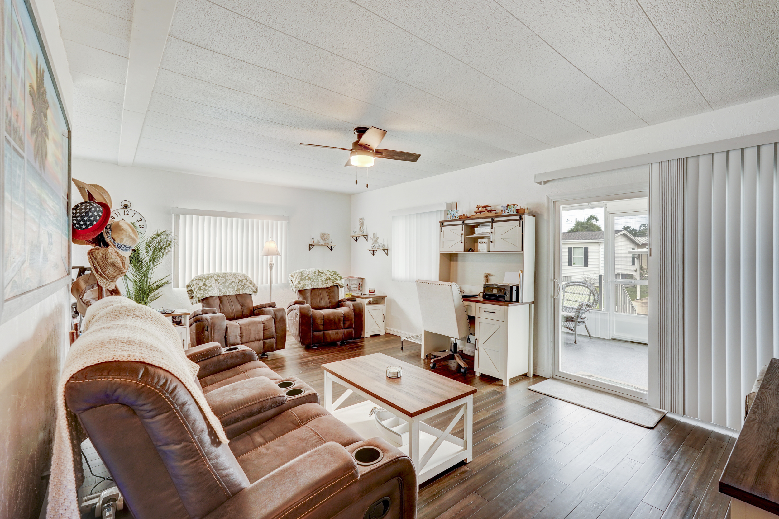 912 52nd Ave Ter W, Bradenton, Florida 34207, 2 Bedrooms Bedrooms, ,2 BathroomsBathrooms,55-Plus Mobile Home,For Sale,52nd Ave Ter W,4927
