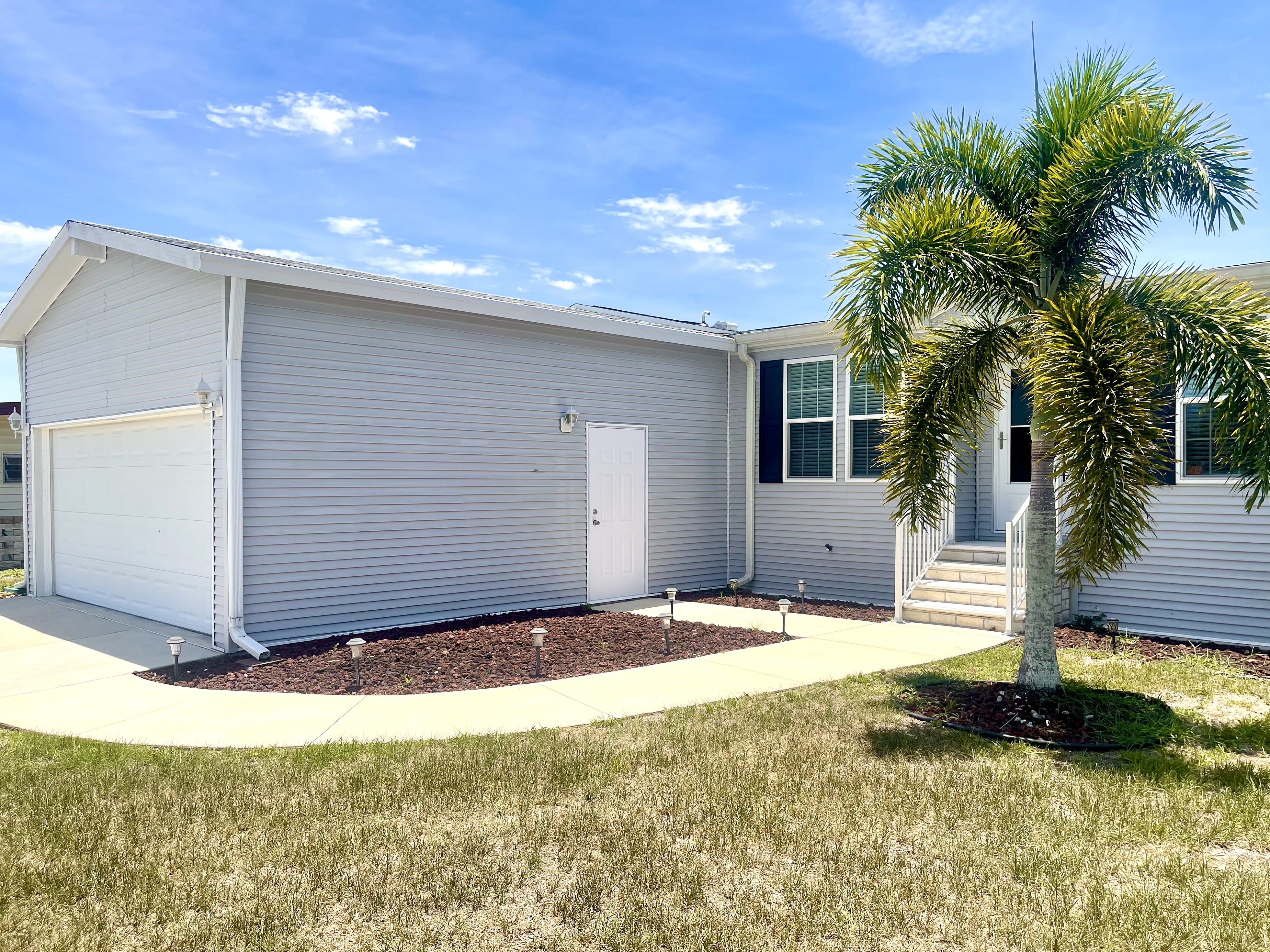 477 Sunset Circle S, Ellenton, Florida 34222, 1 Bedroom Bedrooms, ,2 BathroomsBathrooms,55-Plus Mobile Home,For Sale,Sunset Circle S,4929