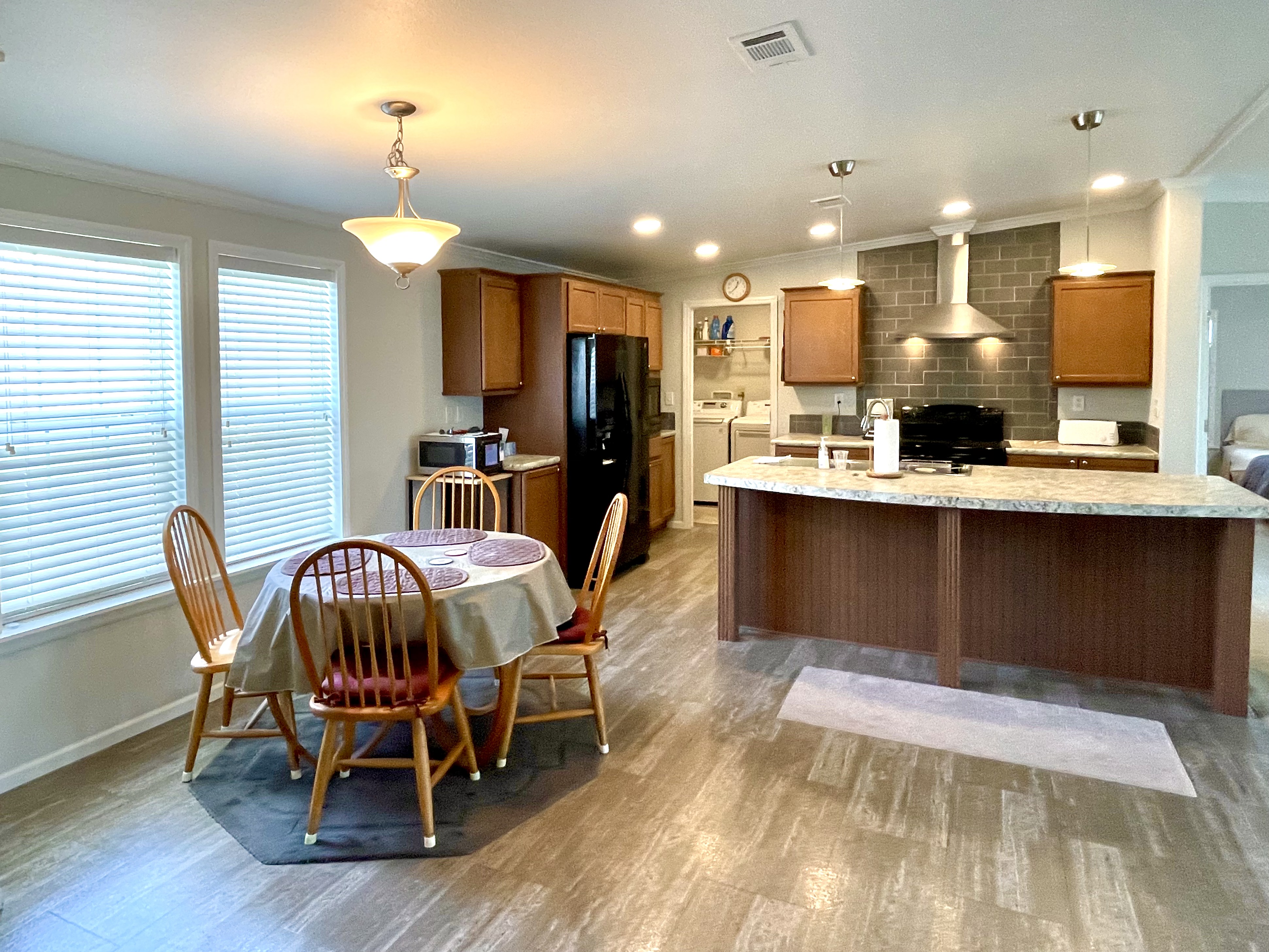 477 Sunset Circle S, Ellenton, Florida 34222, 1 Bedroom Bedrooms, ,2 BathroomsBathrooms,55-Plus Mobile Home,For Sale,Sunset Circle S,4929