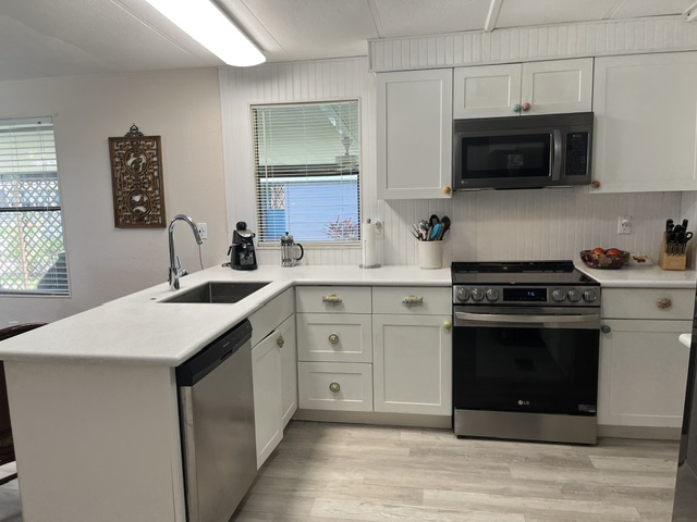 5700 Bayshore Rd, Lot 309, Palmetto, Florida 34221, 2 Bedrooms Bedrooms, ,2 BathroomsBathrooms,55-Plus Mobile Home,For Sale,Bayshore Rd, Lot 309,4944