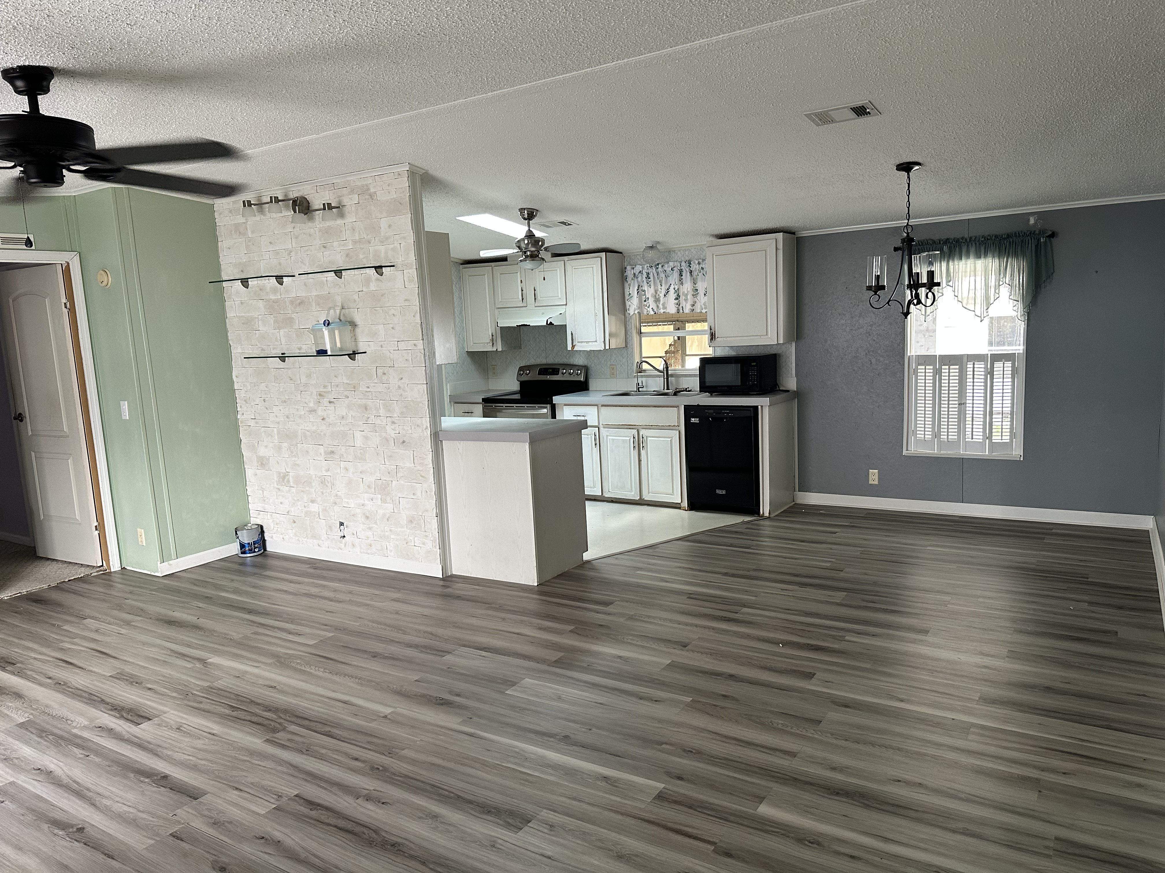 511 Camellia Drive, Fruitland Park, Florida 34731, 3 Bedrooms Bedrooms, ,2 BathroomsBathrooms,55-Plus Mobile Home,For Sale,Camellia Drive,4949