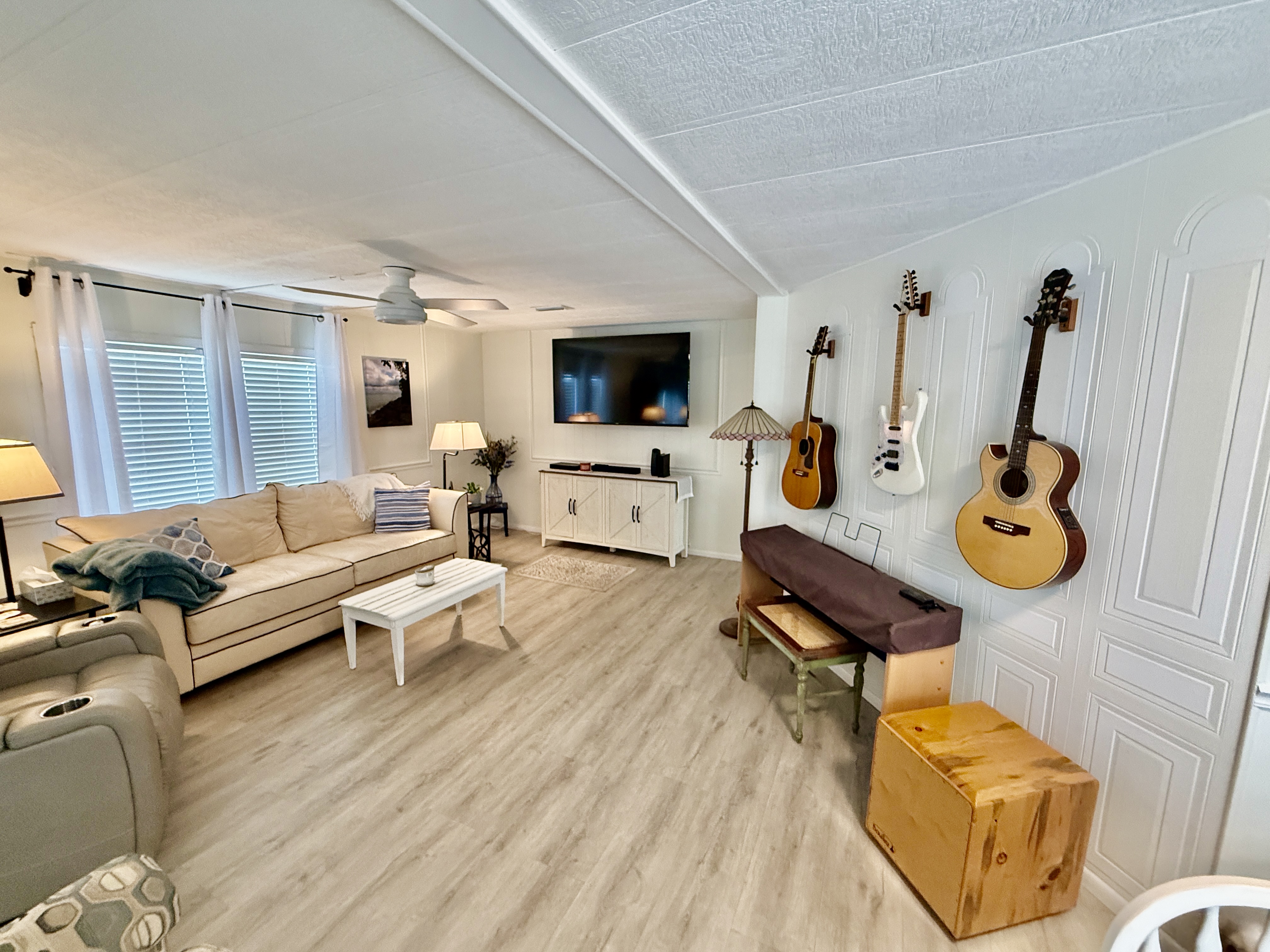 3113 St Rd 580, Lot 282, Safety Harbor, Florida 34695, 2 Bedrooms Bedrooms, ,2 BathroomsBathrooms,55-Plus Mobile Home,For Sale,St Rd 580, Lot 282,4965