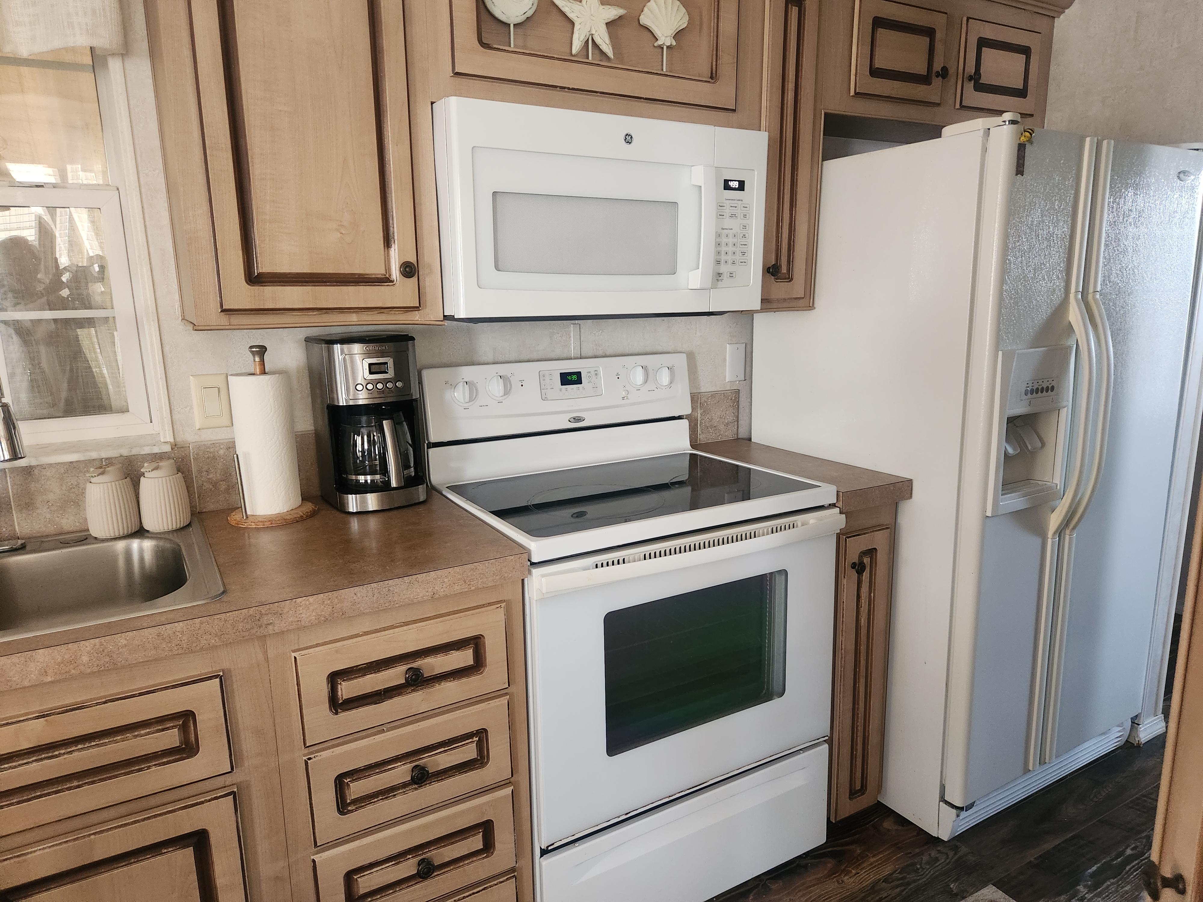 6633 53rd Ave E, Lot C106, Bradenton, Florida 34203, 2 Bedrooms Bedrooms, ,1 BathroomBathrooms,55-Plus Mobile Home,For Sale,53rd Ave E, Lot C106,4967