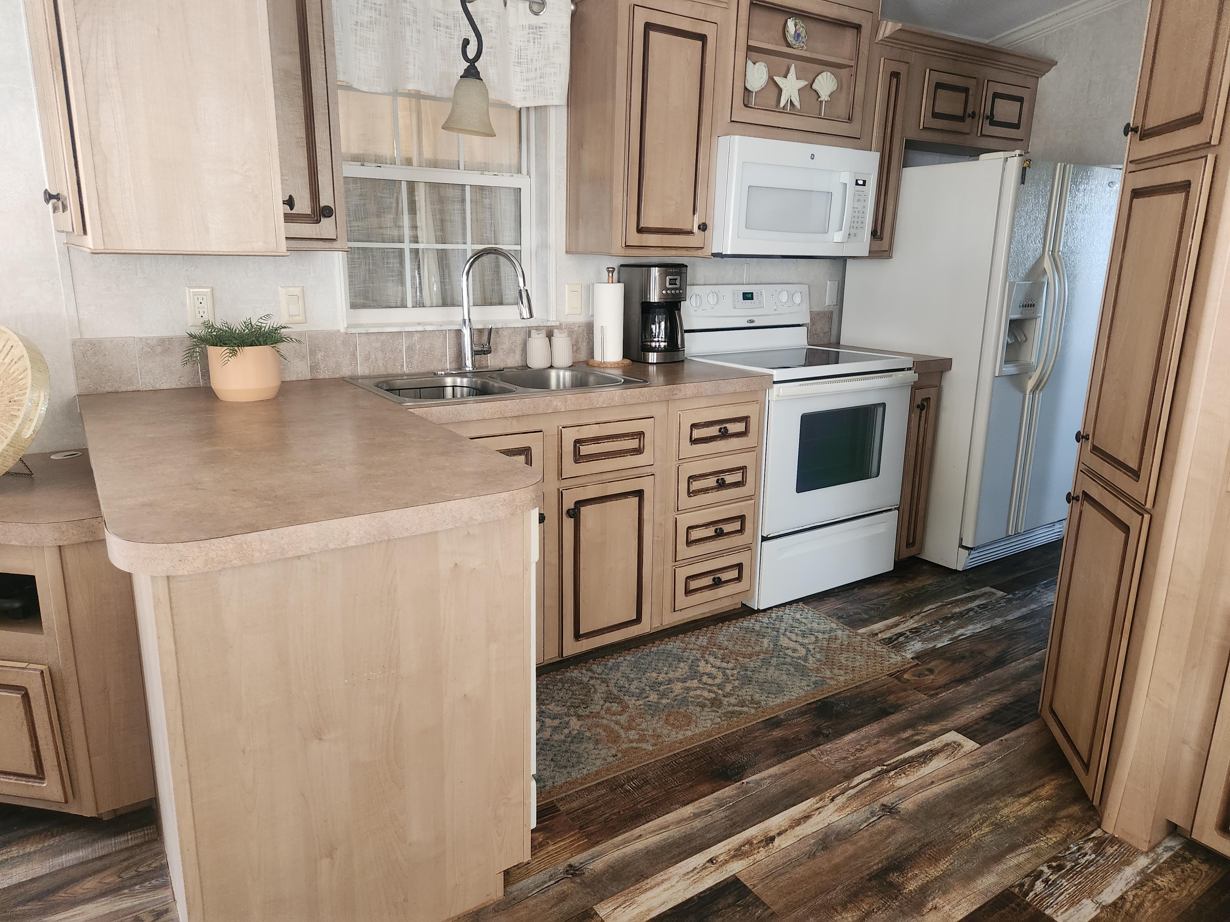 6633 53rd Ave E, Lot C106, Bradenton, Florida 34203, 2 Bedrooms Bedrooms, ,1 BathroomBathrooms,55-Plus Mobile Home,For Sale,53rd Ave E, Lot C106,4967