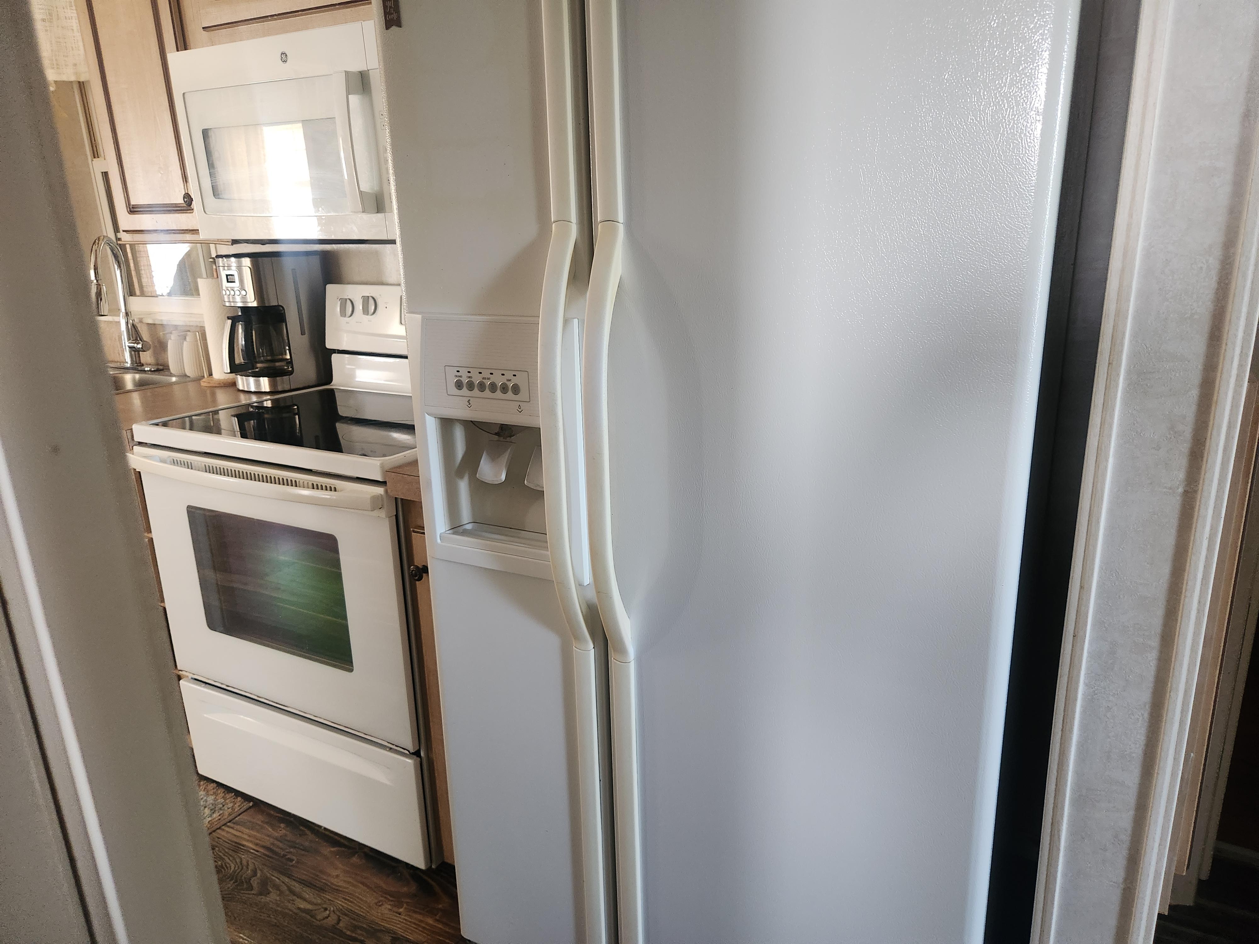 6633 53rd Ave E, Lot C106, Bradenton, Florida 34203, 2 Bedrooms Bedrooms, ,1 BathroomBathrooms,55-Plus Mobile Home,For Sale,53rd Ave E, Lot C106,4967