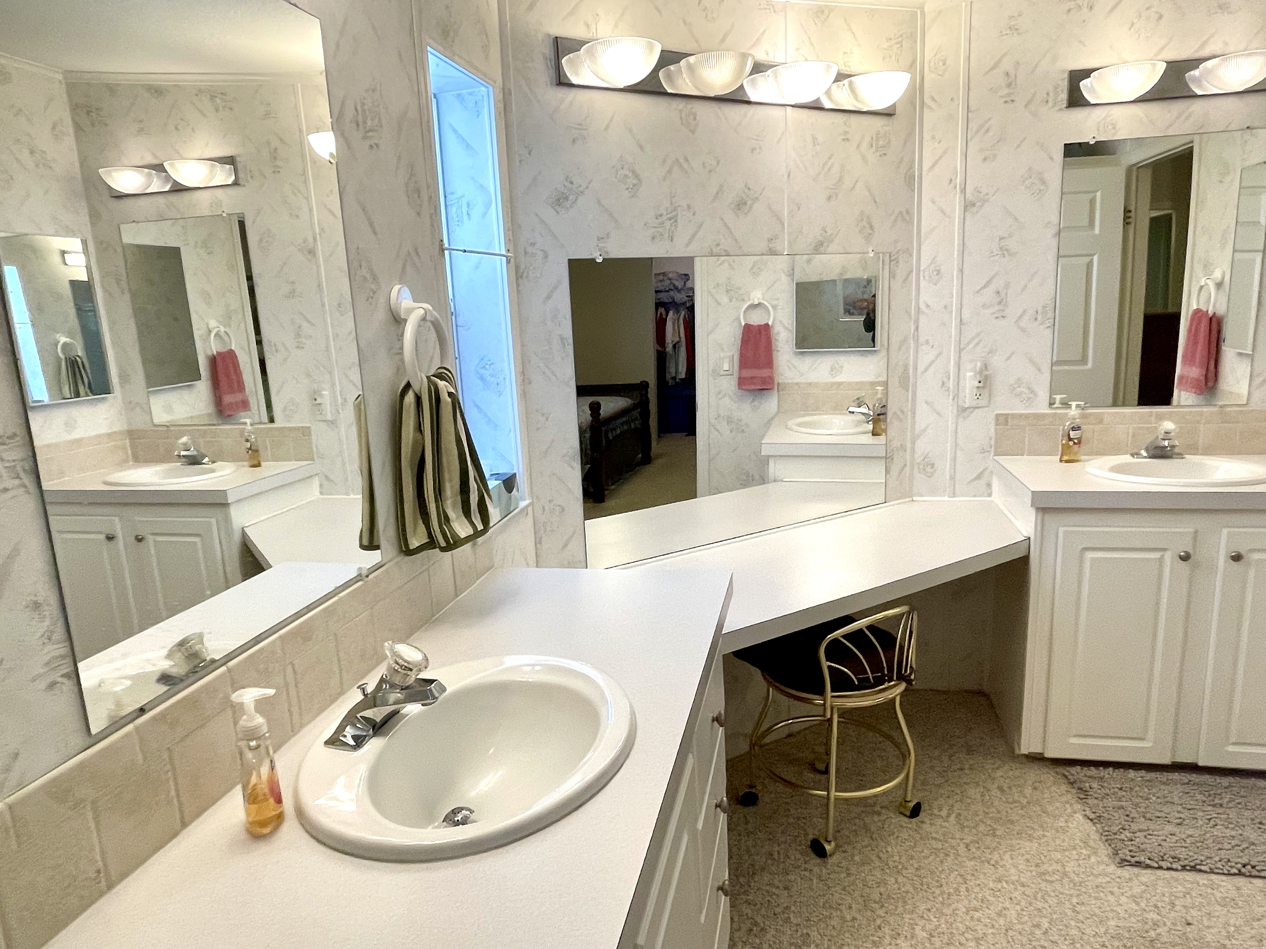8619 28th Ave E, Palmetto, Florida 34221, 2 Bedrooms Bedrooms, ,2 BathroomsBathrooms,55-Plus Mobile Home,For Sale,28th Ave E,4977
