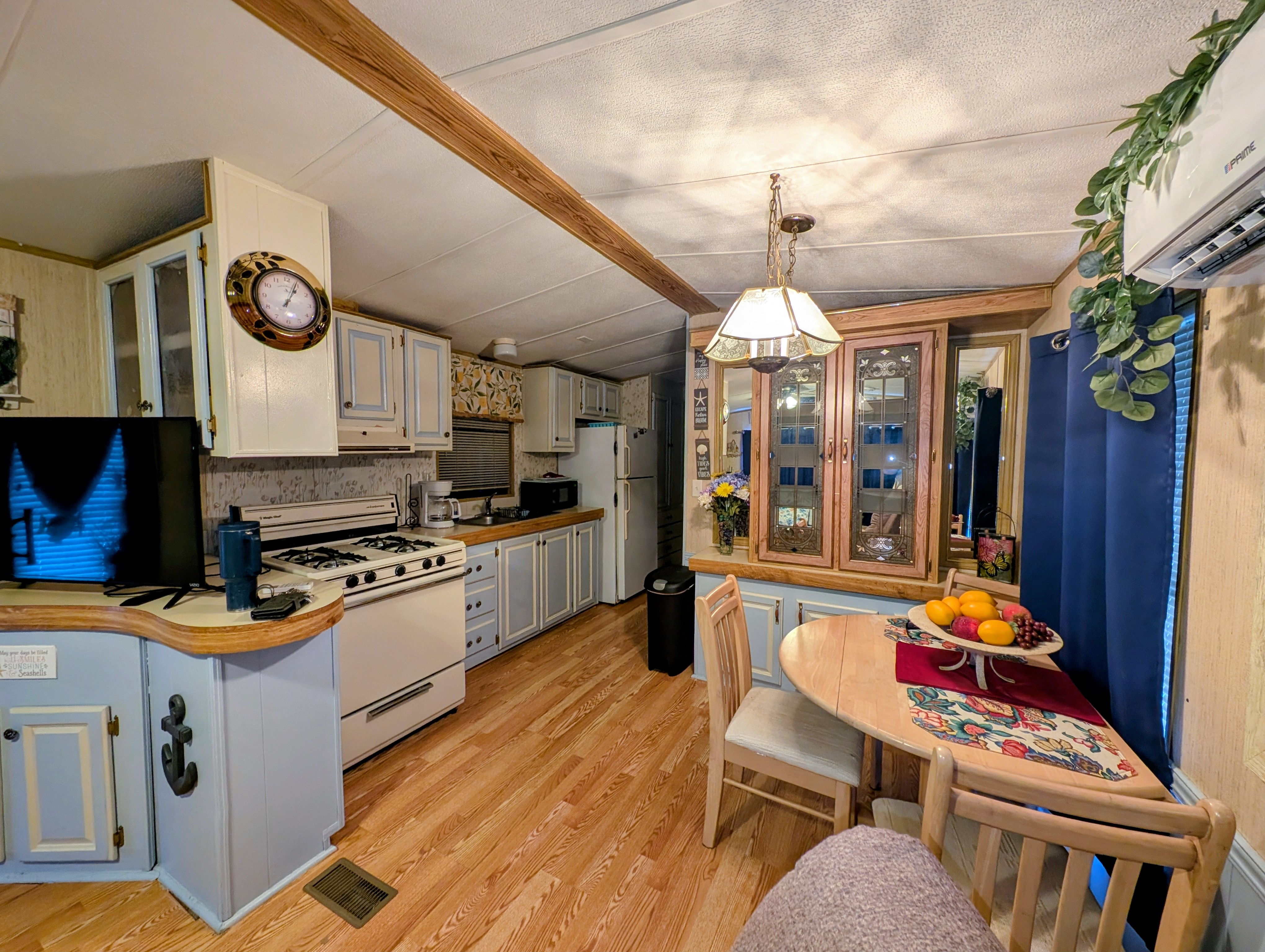 4130 Kahuna Ct, Ruskin, Florida 33570, 1 Bedroom Bedrooms, ,1 BathroomBathrooms,All - Age Mobile Home,For Sale,Kahuna Ct,4978