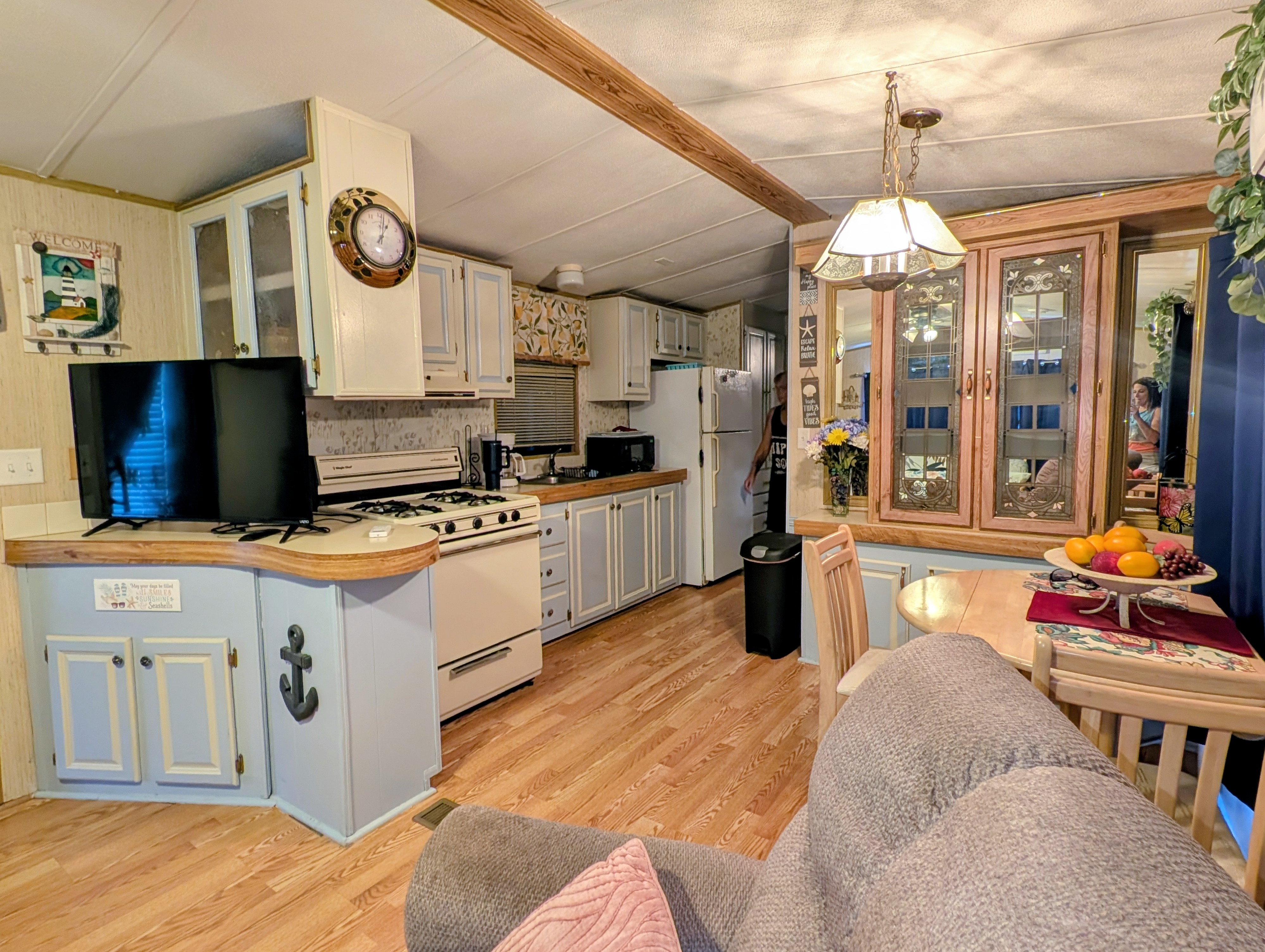 4130 Kahuna Ct, Ruskin, Florida 33570, 1 Bedroom Bedrooms, ,1 BathroomBathrooms,All - Age Mobile Home,For Sale,Kahuna Ct,4978