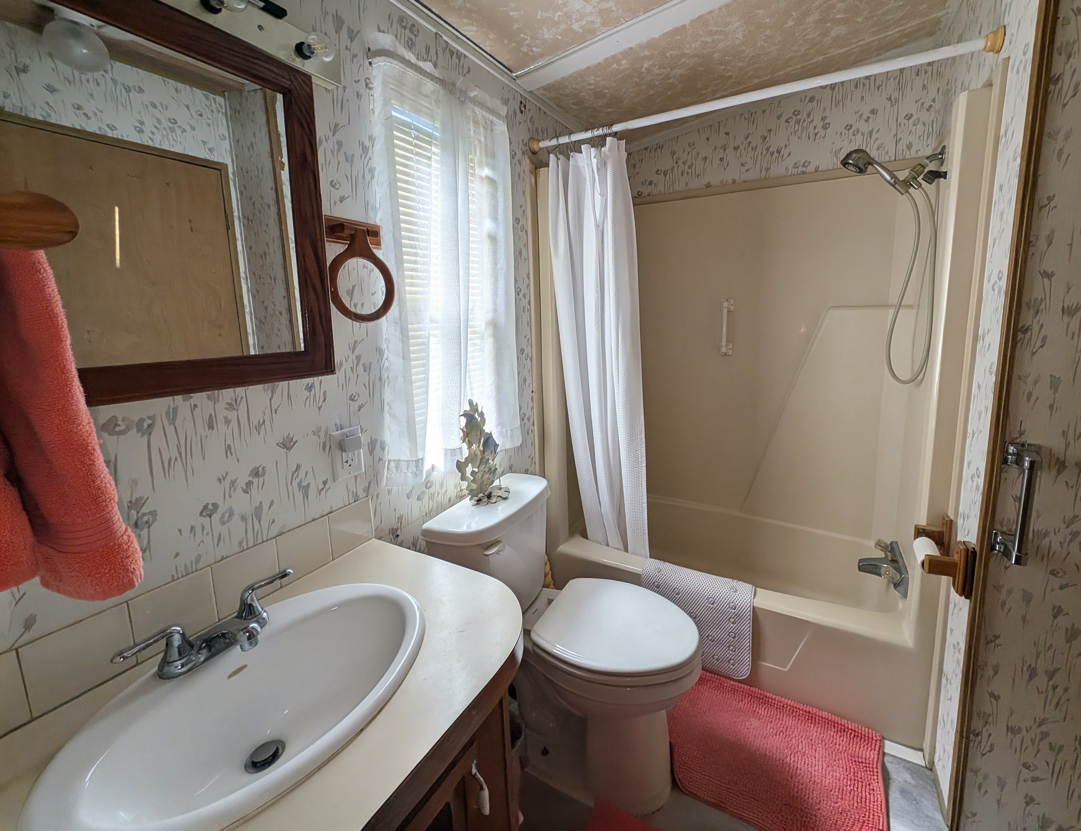 4130 Kahuna Ct, Ruskin, Florida 33570, 1 Bedroom Bedrooms, ,1 BathroomBathrooms,All - Age Mobile Home,For Sale,Kahuna Ct,4978