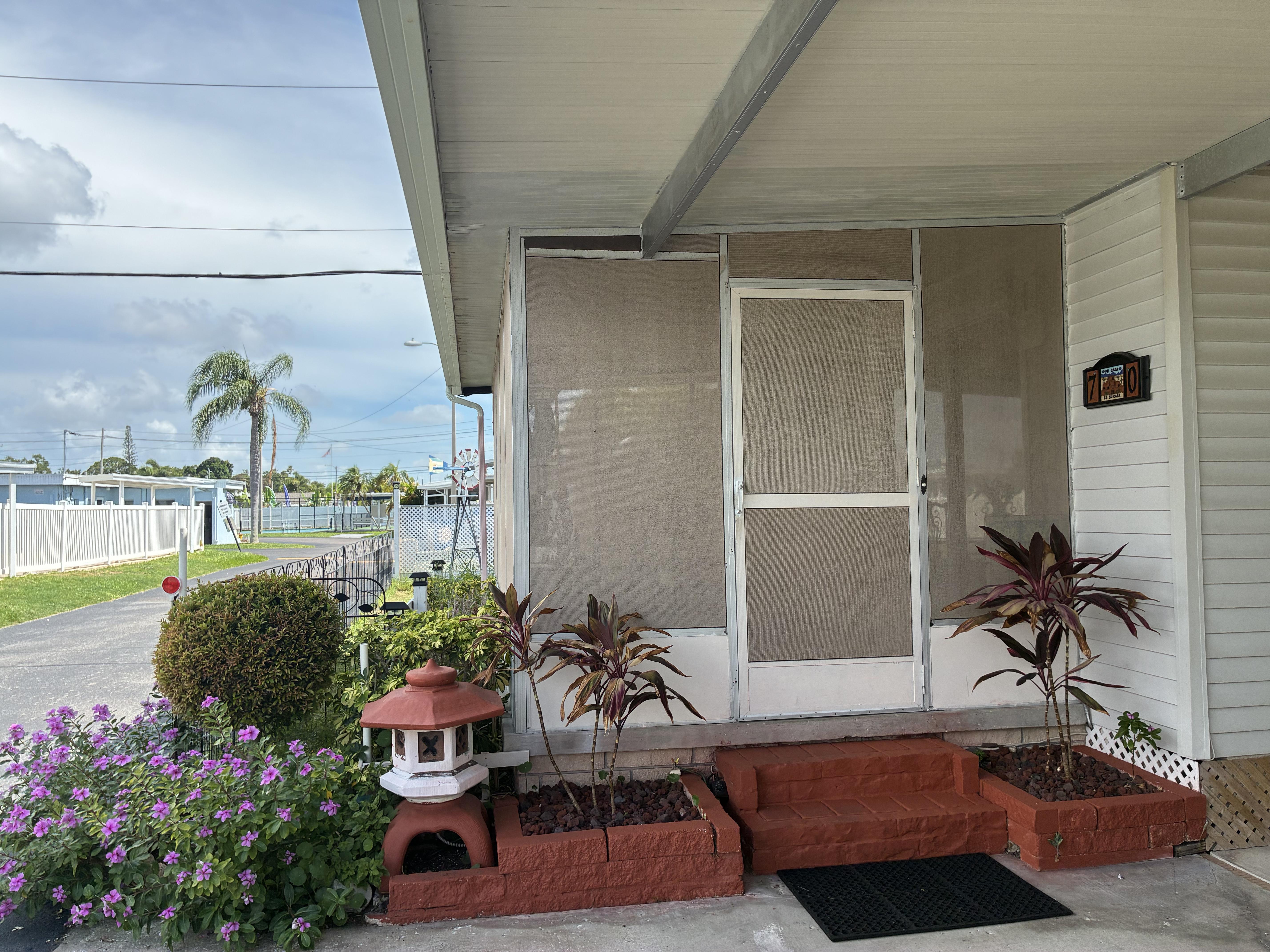 7403 46th Ave N, Lot 70, St Petersburg, Florida 33709, 2 Bedrooms Bedrooms, ,2 BathroomsBathrooms,55-Plus Mobile Home,For Sale,46th Ave N, Lot 70,4985