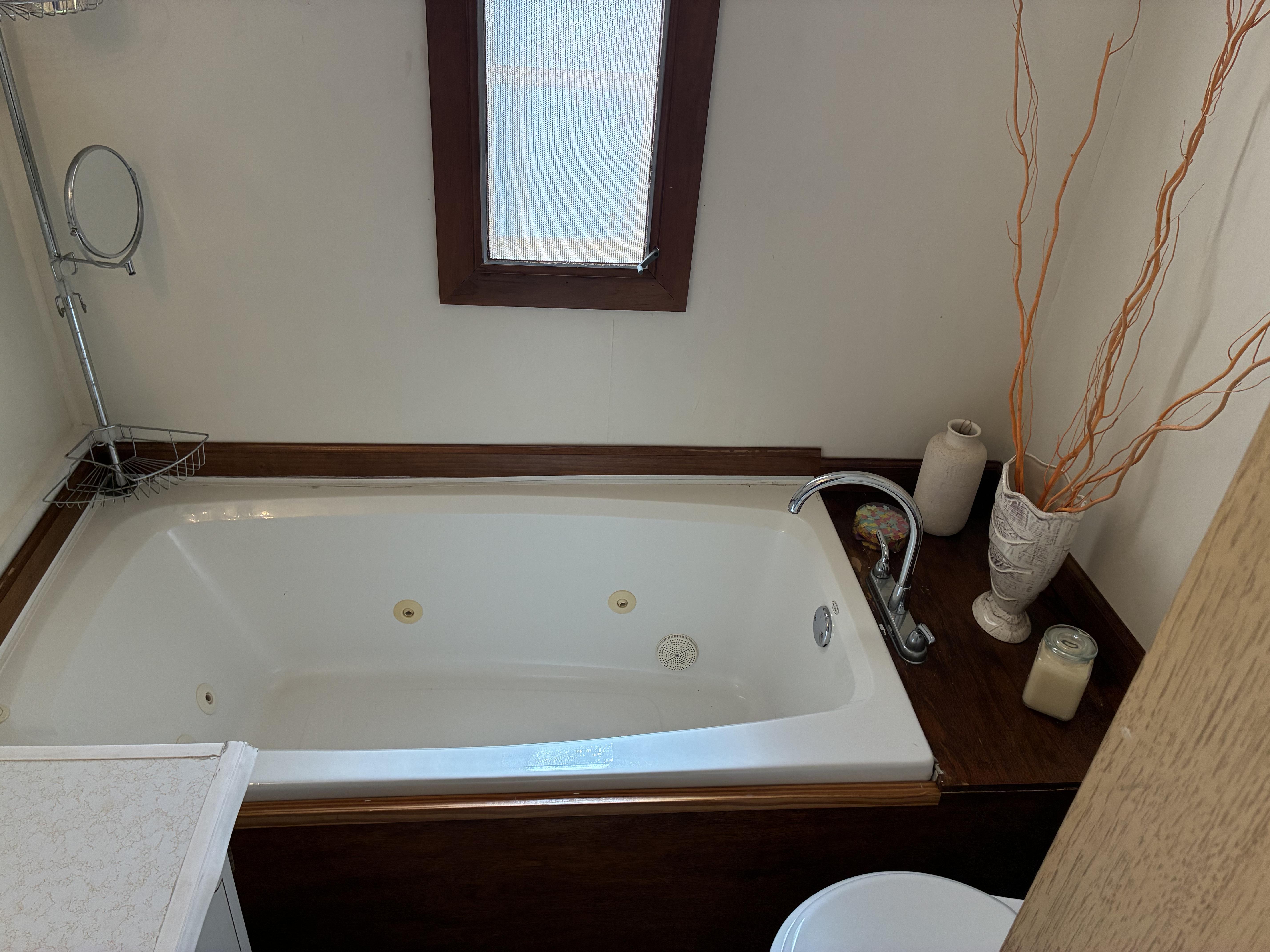 7403 46th Ave N, Lot 70, St Petersburg, Florida 33709, 2 Bedrooms Bedrooms, ,2 BathroomsBathrooms,55-Plus Mobile Home,For Sale,46th Ave N, Lot 70,4985