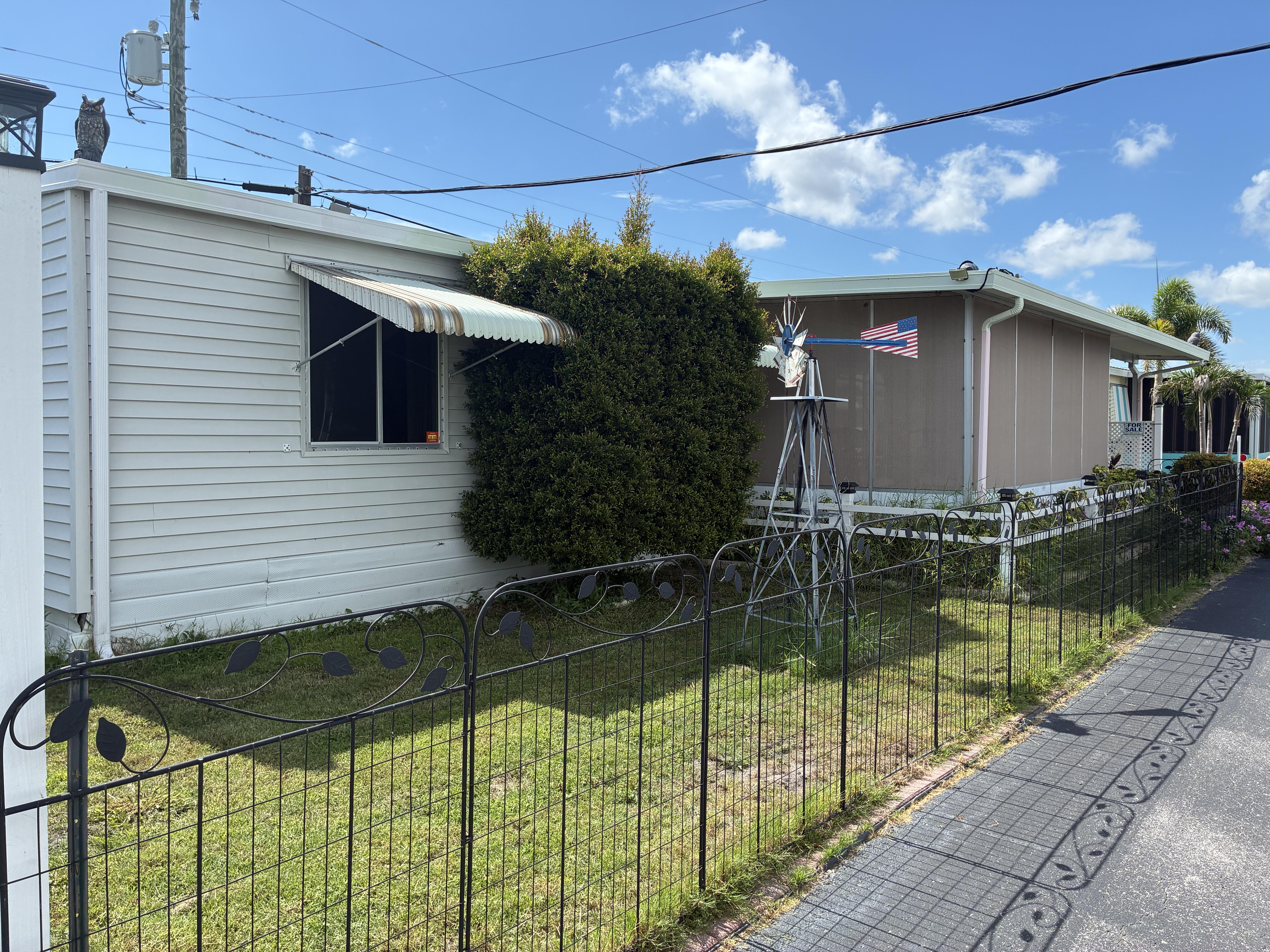 7403 46th Ave N, Lot 70, St Petersburg, Florida 33709, 2 Bedrooms Bedrooms, ,2 BathroomsBathrooms,55-Plus Mobile Home,For Sale,46th Ave N, Lot 70,4985
