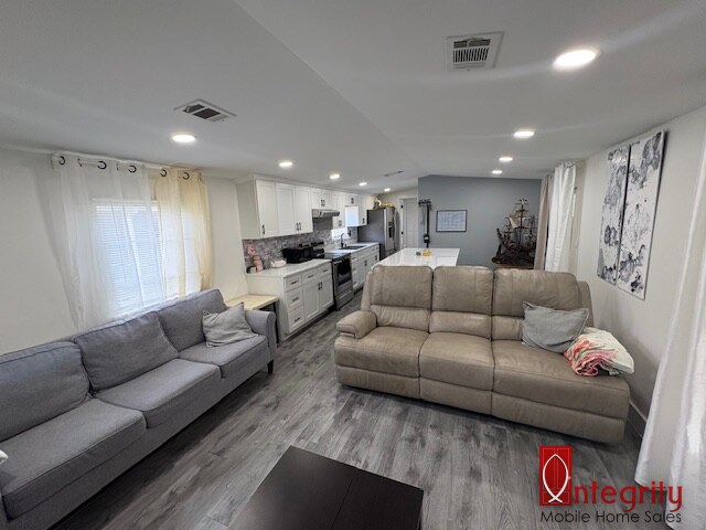 790 NE 78th Pl, Lot 21, Ocala, Florida 34479, 2 Bedrooms Bedrooms, ,2 BathroomsBathrooms,All - Age Mobile Home,For Sale,NE 78th Pl, Lot 21,4991