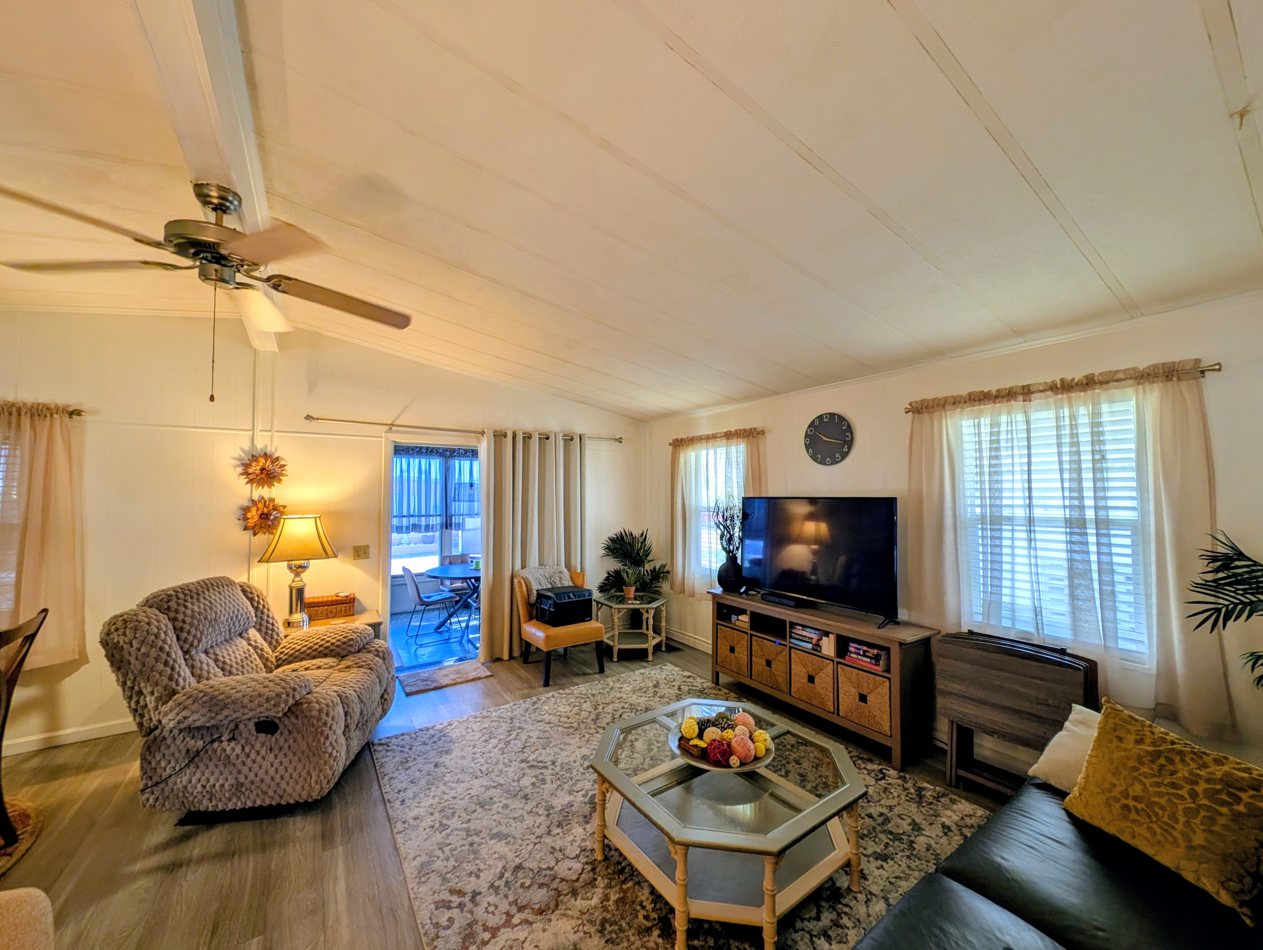 4114 Aloha Blvd, Ruskin, Florida 33570, 2 Bedrooms Bedrooms, ,2 BathroomsBathrooms,55-Plus Mobile Home,For Sale,Aloha Blvd,4994