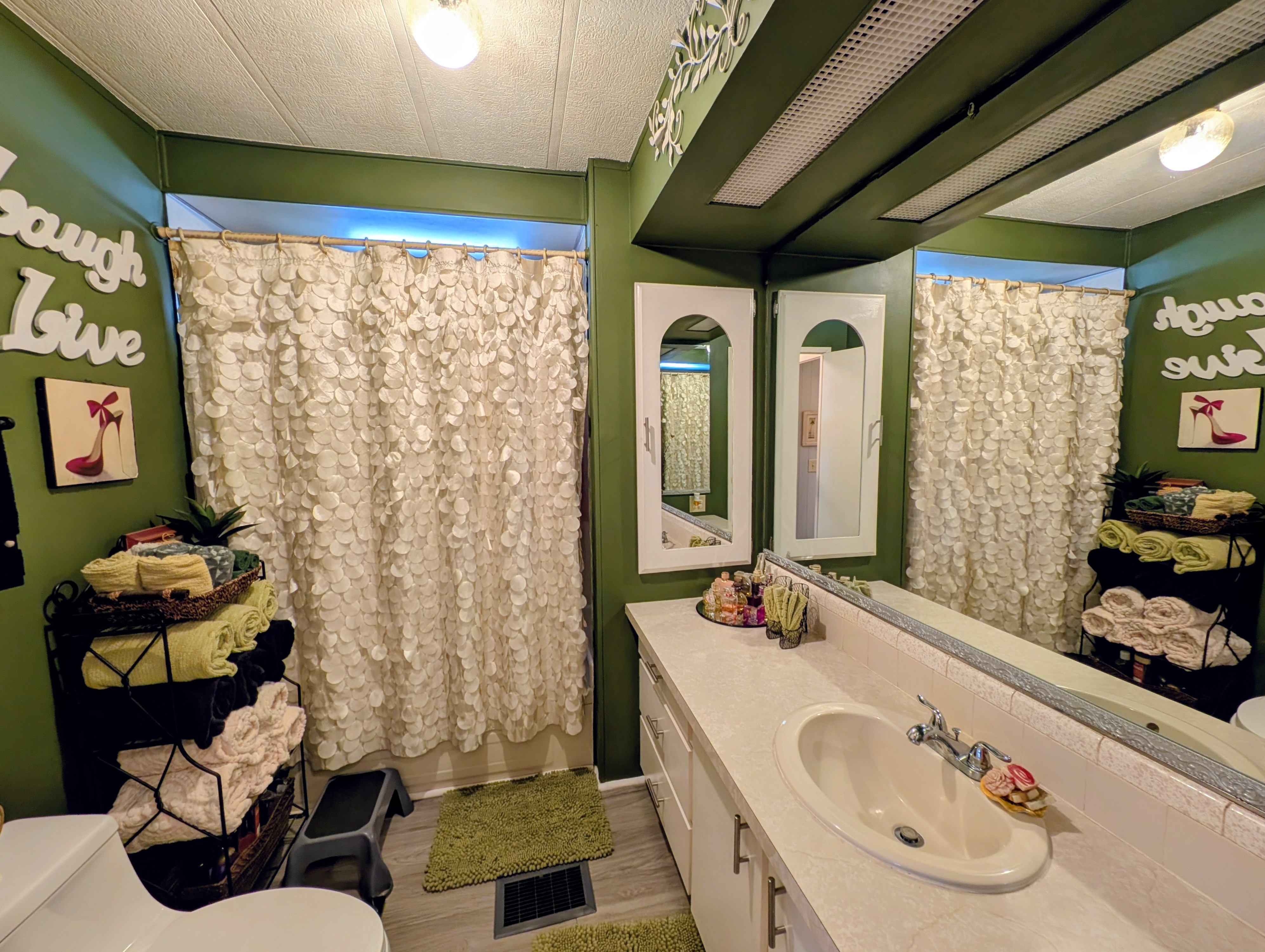 4114 Aloha Blvd, Ruskin, Florida 33570, 2 Bedrooms Bedrooms, ,2 BathroomsBathrooms,55-Plus Mobile Home,For Sale,Aloha Blvd,4994