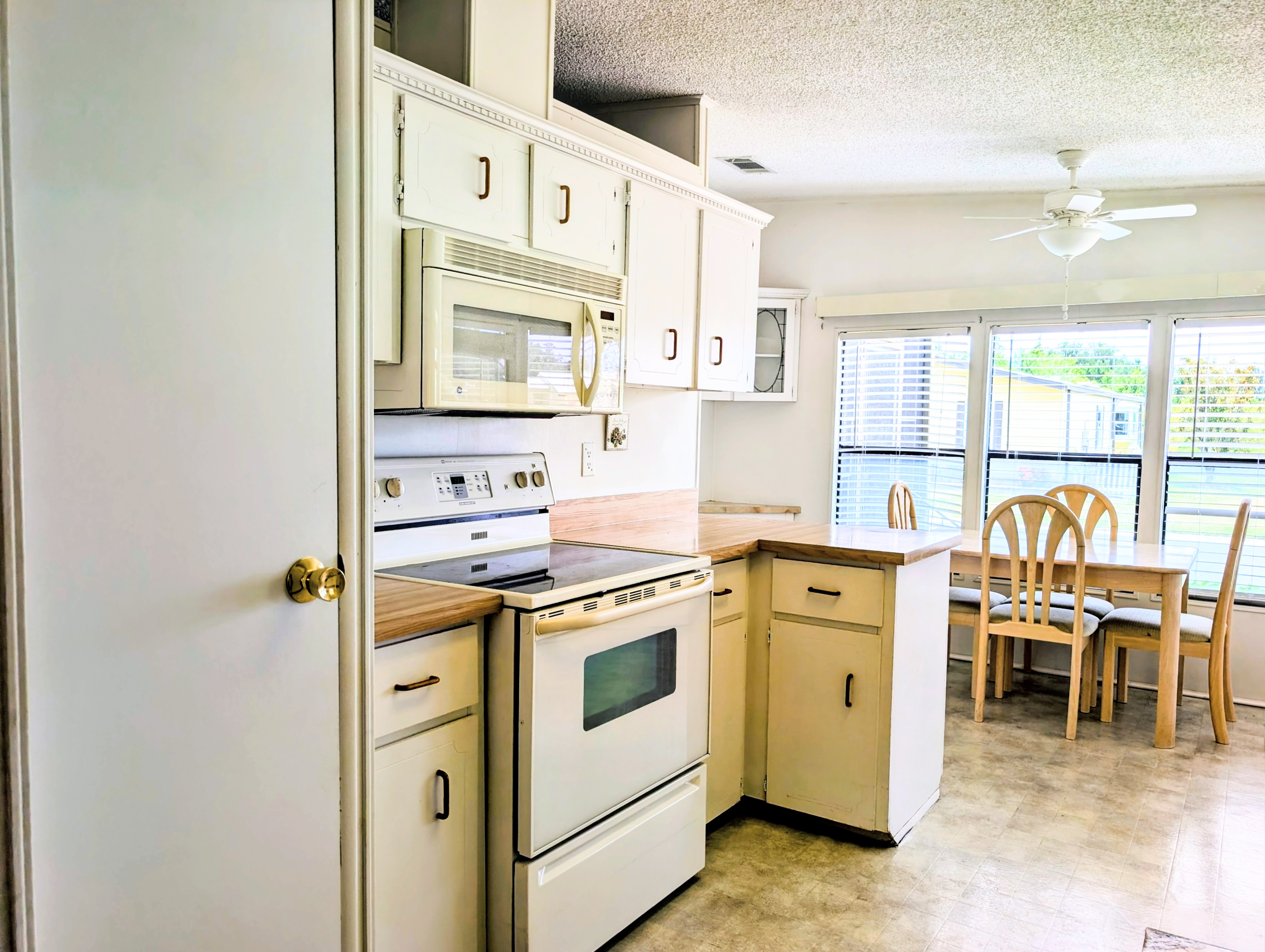 9841 Sucia Circle, Parrish, Florida 34219, 2 Bedrooms Bedrooms, ,2 BathroomsBathrooms,55-Plus Mobile Home,For Sale,Sucia Circle,4995