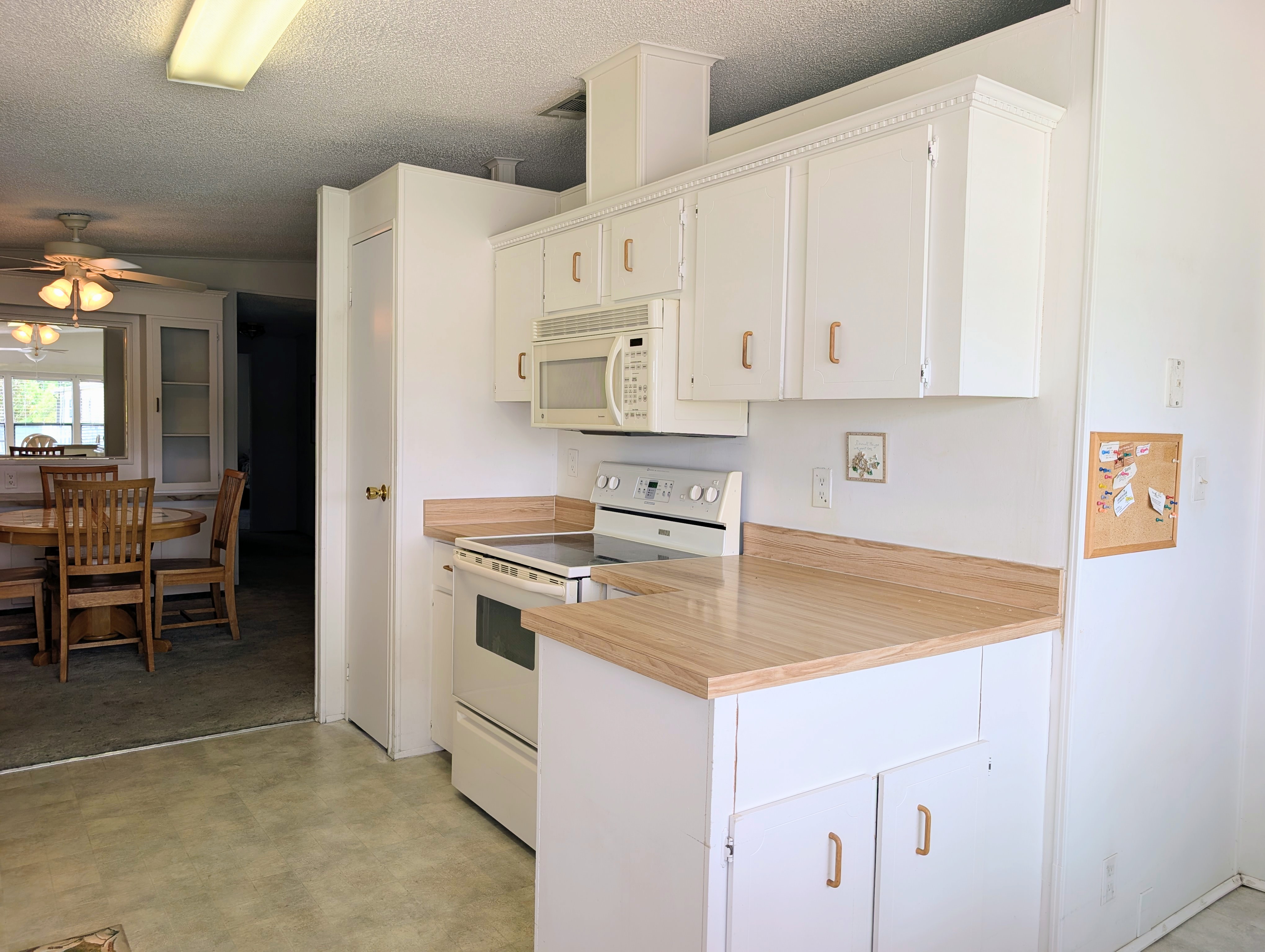 9841 Sucia Circle, Parrish, Florida 34219, 2 Bedrooms Bedrooms, ,2 BathroomsBathrooms,55-Plus Mobile Home,For Sale,Sucia Circle,4995