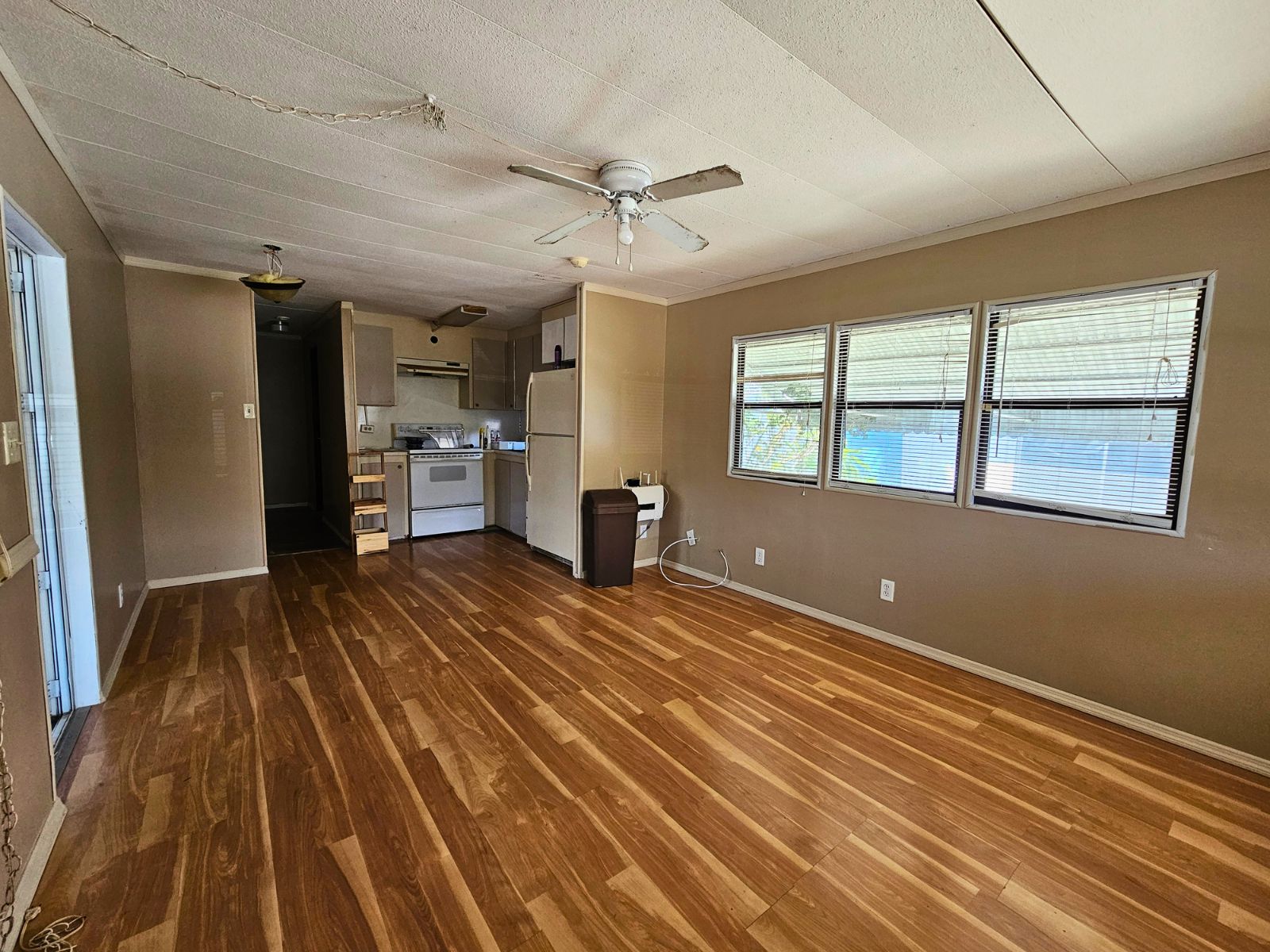 5110 14th St W, Lot 10, Bradenton, Florida 34207, 2 Bedrooms Bedrooms, ,1 BathroomBathrooms,55-Plus Mobile Home,For Sale,14th St W, Lot 10,4998